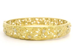 Vintage Meini 18k Gold Hand Engraved Highly Detailed Floral Hinged Bracelet