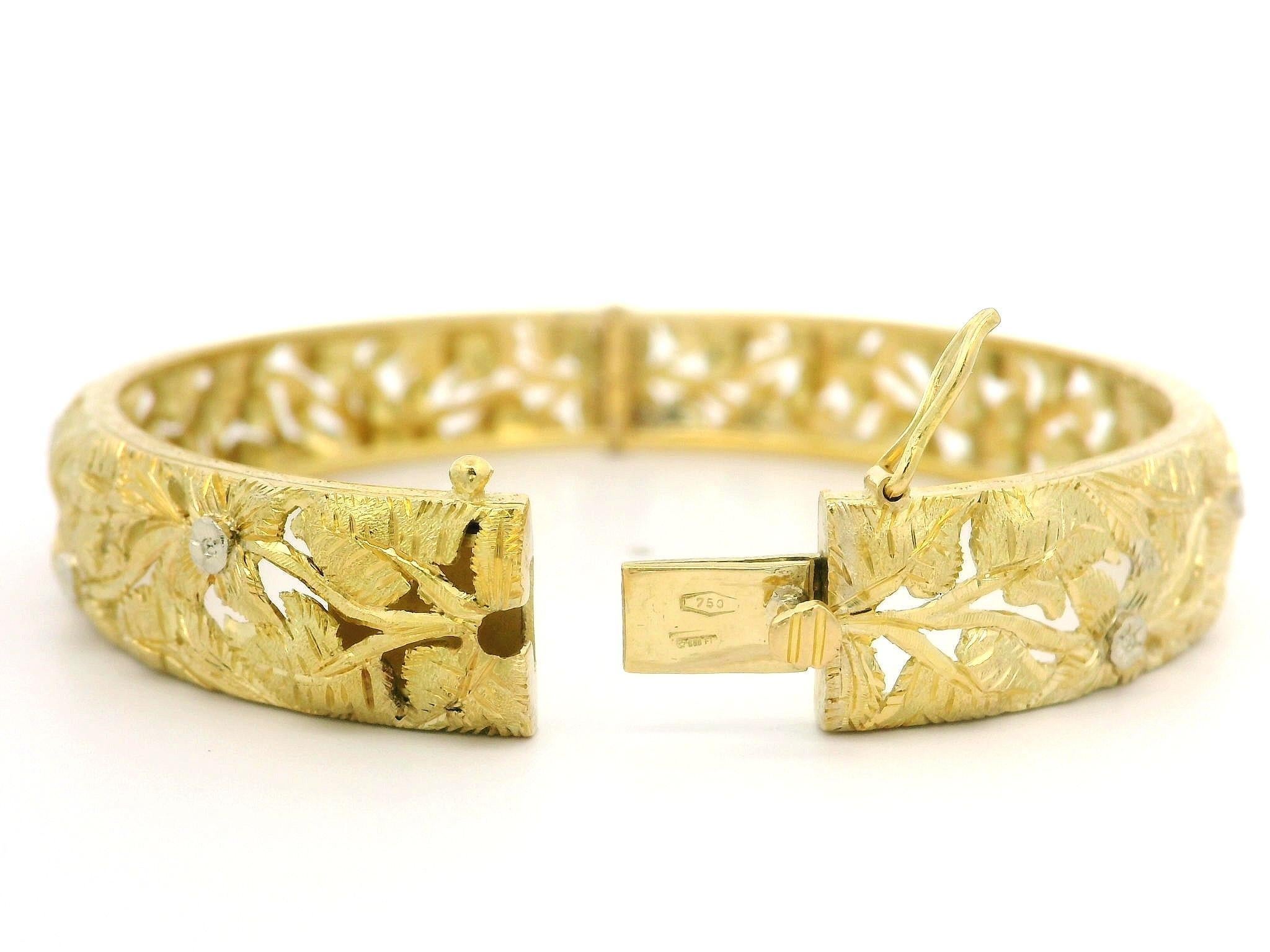 Vintage Meini 18k Gold Hand Engraved Highly Detailed Floral Hinged Bracelet For Sale 1
