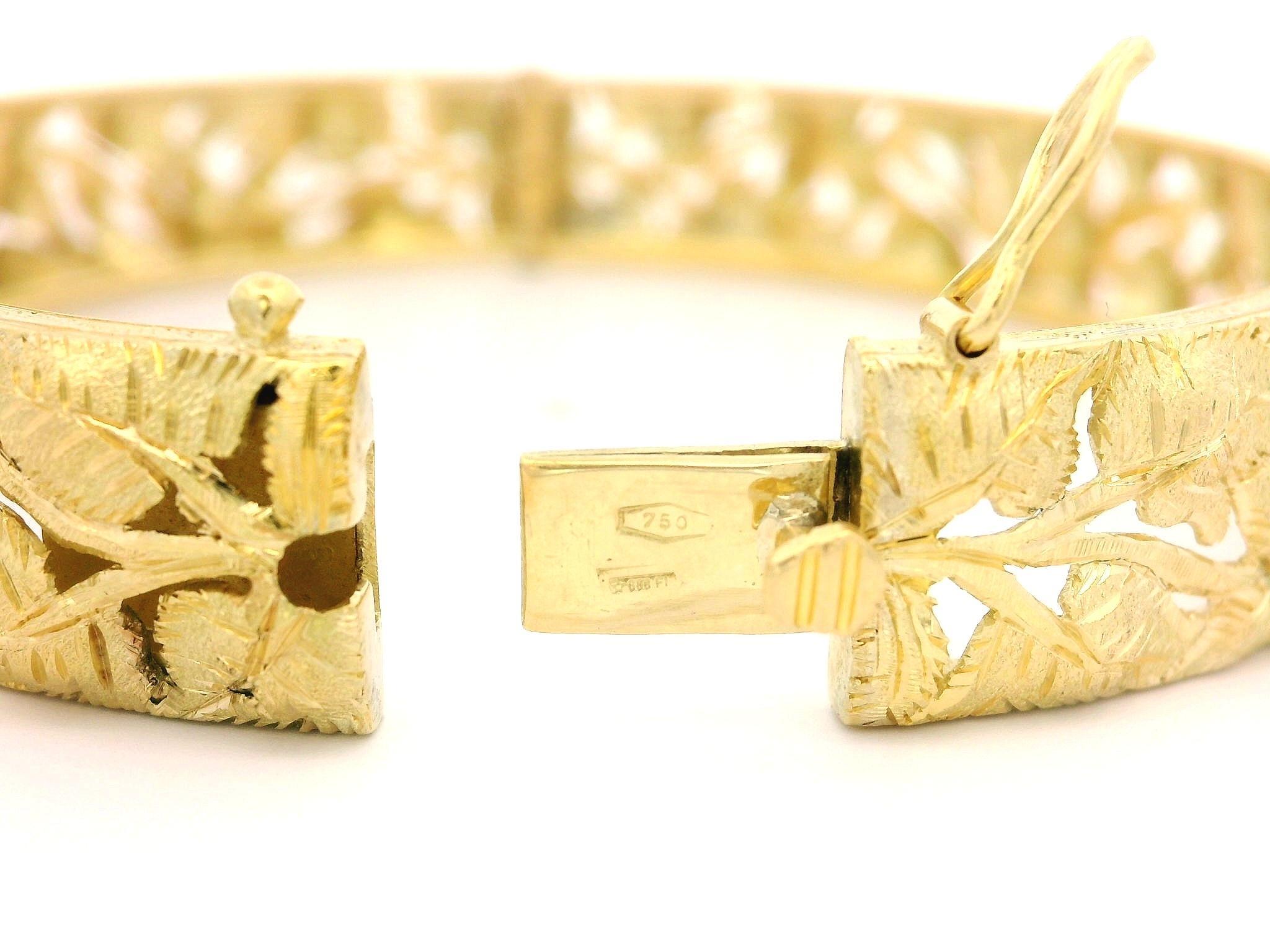 Vintage Meini 18k Gold Hand Engraved Highly Detailed Floral Hinged Bracelet For Sale 2