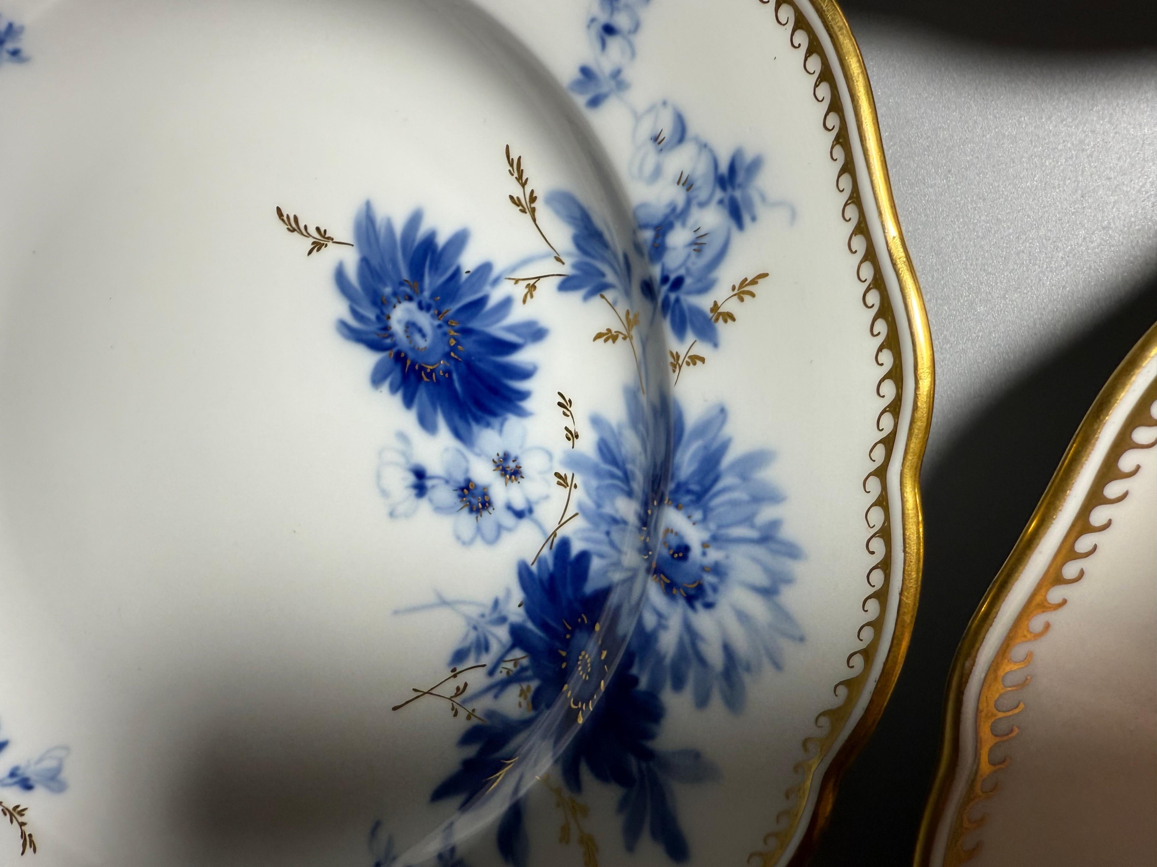 Vintage Meissen Blue Bouquet Gilt 4 dinner plates Hand-painted 1940s For Sale 7