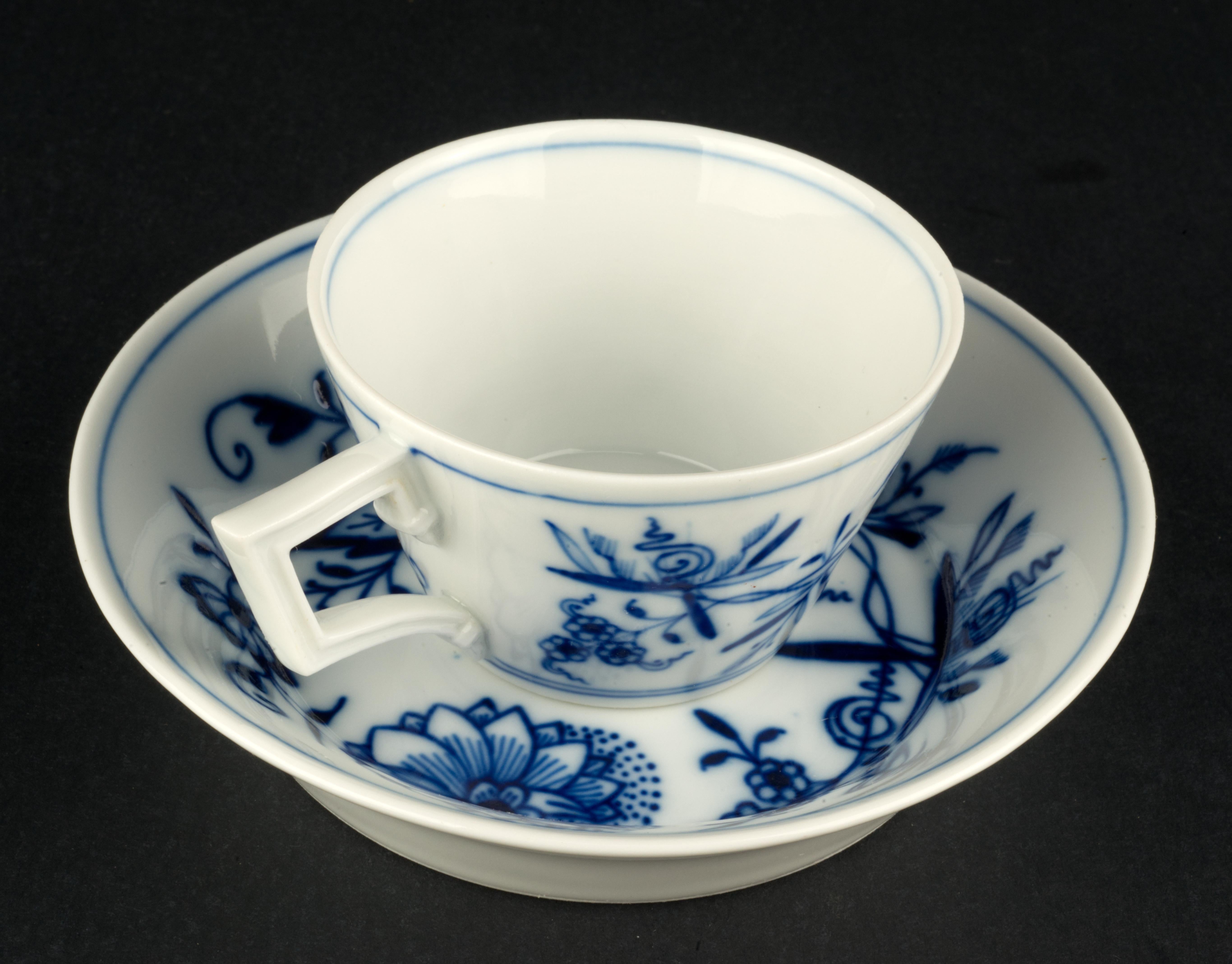 Georgian Vintage Meissen Blue Onion Set of Cup and Saucer Blue White Porcelain For Sale