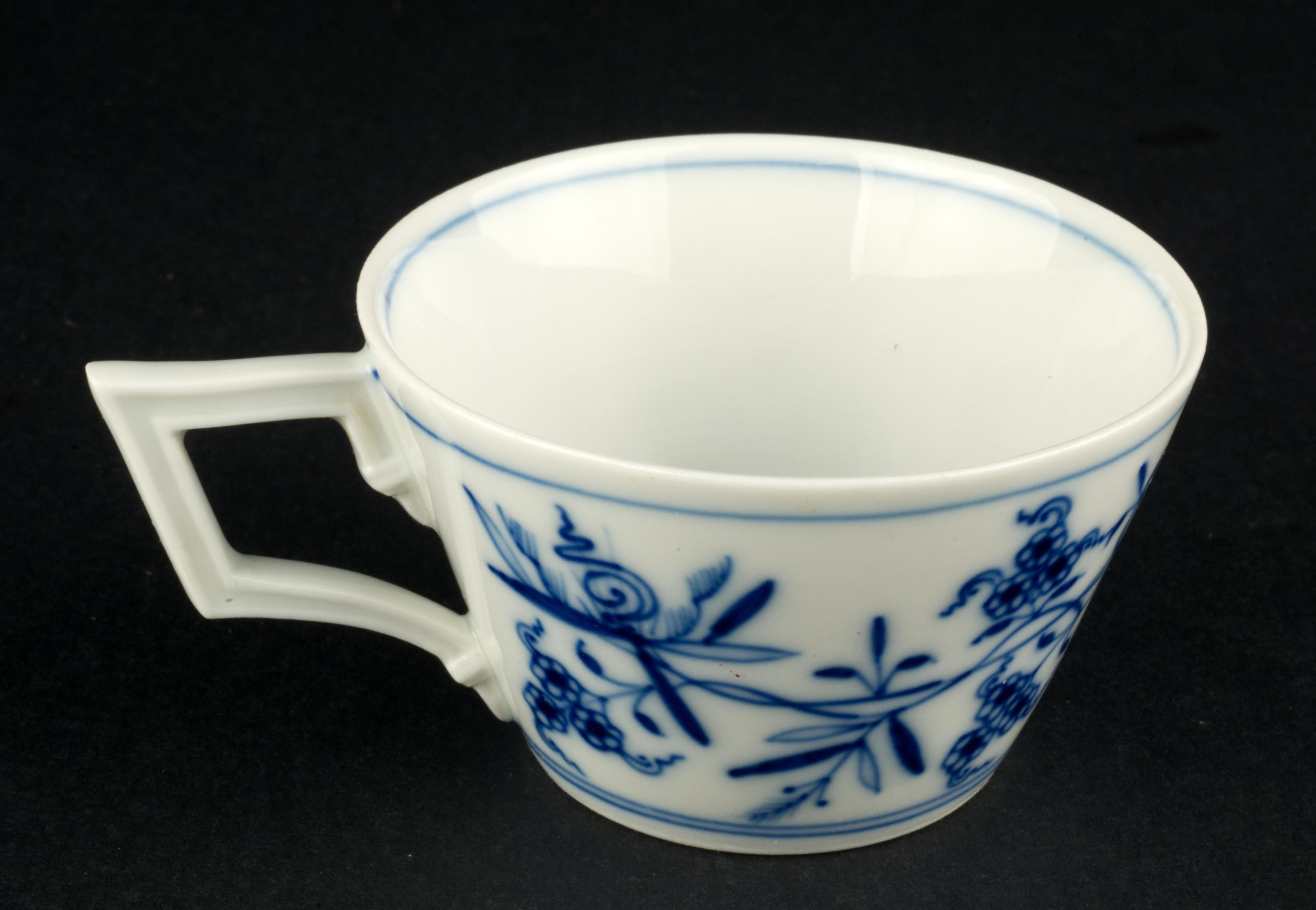 German Vintage Meissen Blue Onion Set of Cup and Saucer Blue White Porcelain For Sale