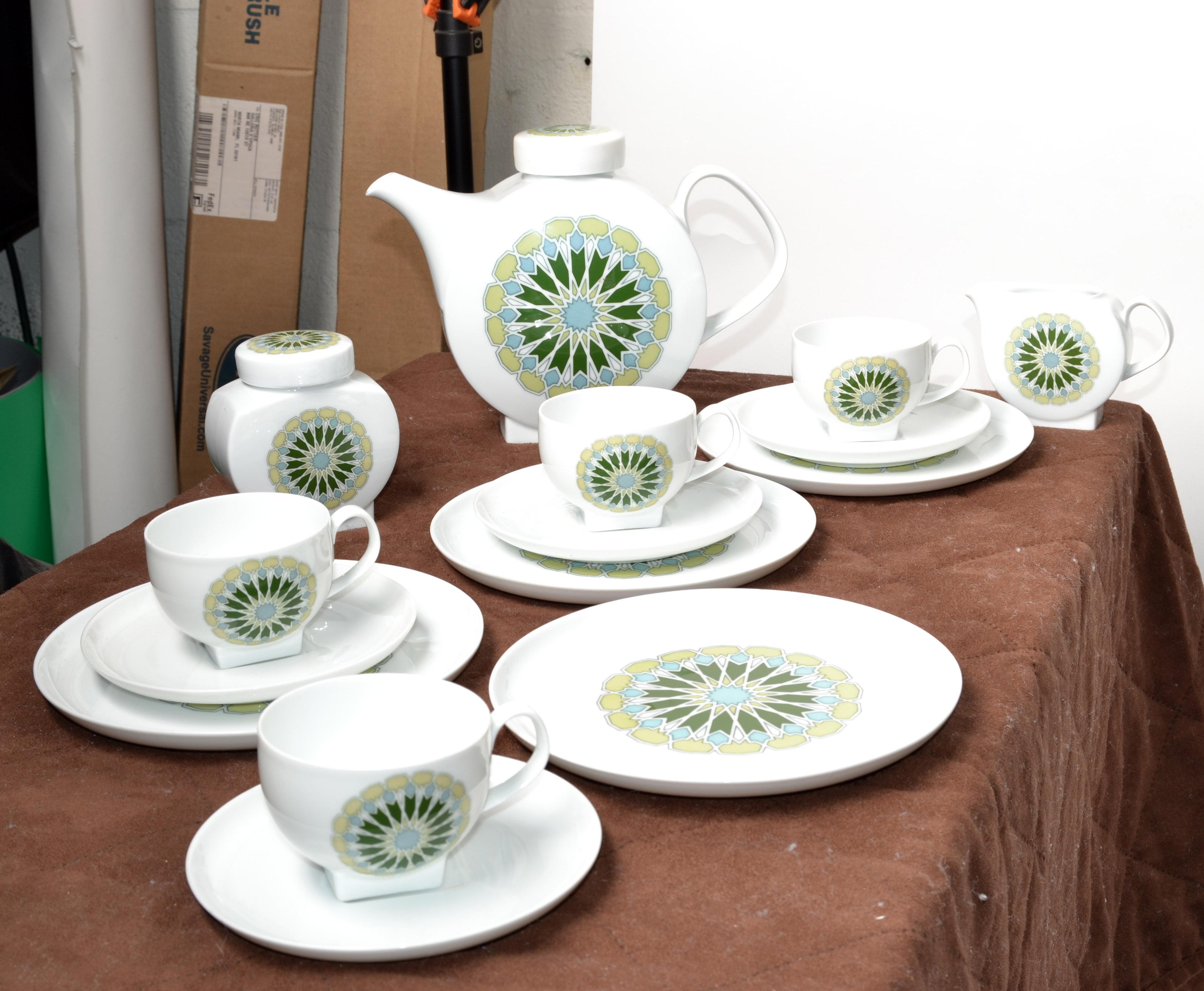 Mid-Century Modern Vintage Melitta Minden Porcelain Tee Service Green White Motif 4 Place Setting For Sale