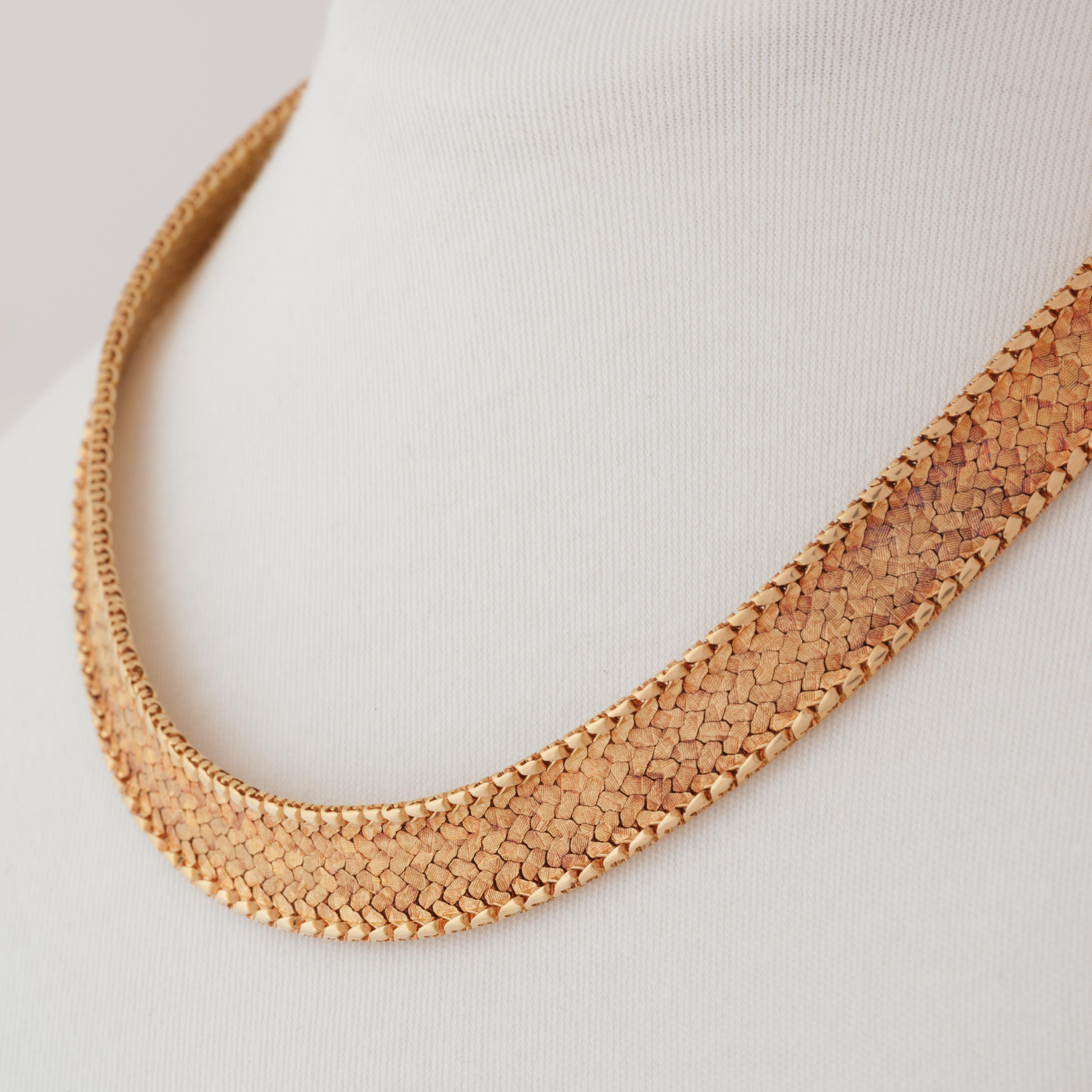 Moderne Vintage Mellerio Paris 18 Karat Yellow and Rose Collar en vente