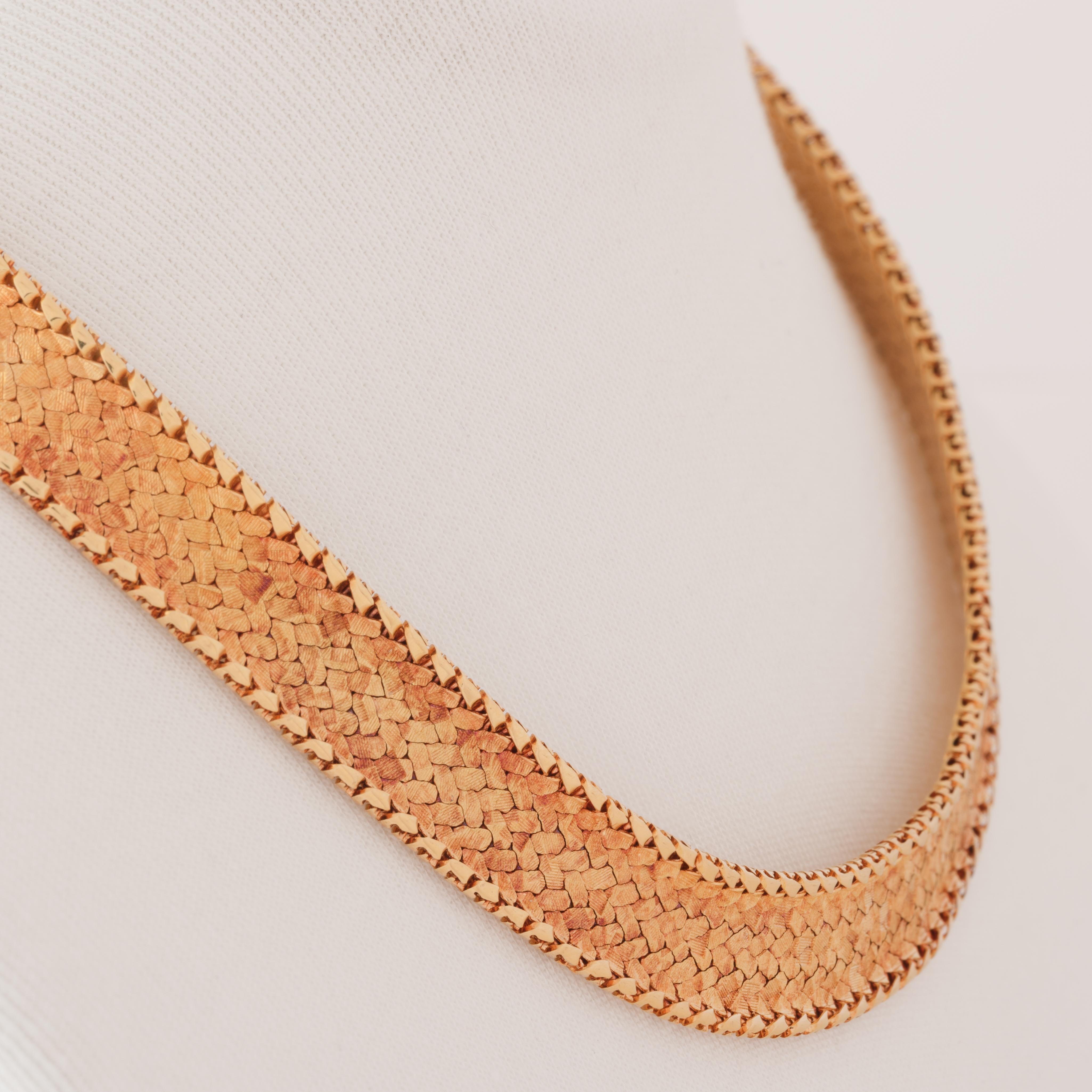 Vintage Mellerio Paris 18 Karat Yellow and Rose Collar Excellent état - En vente à New York, NY