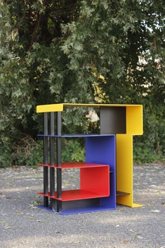 Vintage Memphis style floor shelf in plastic, 1980s