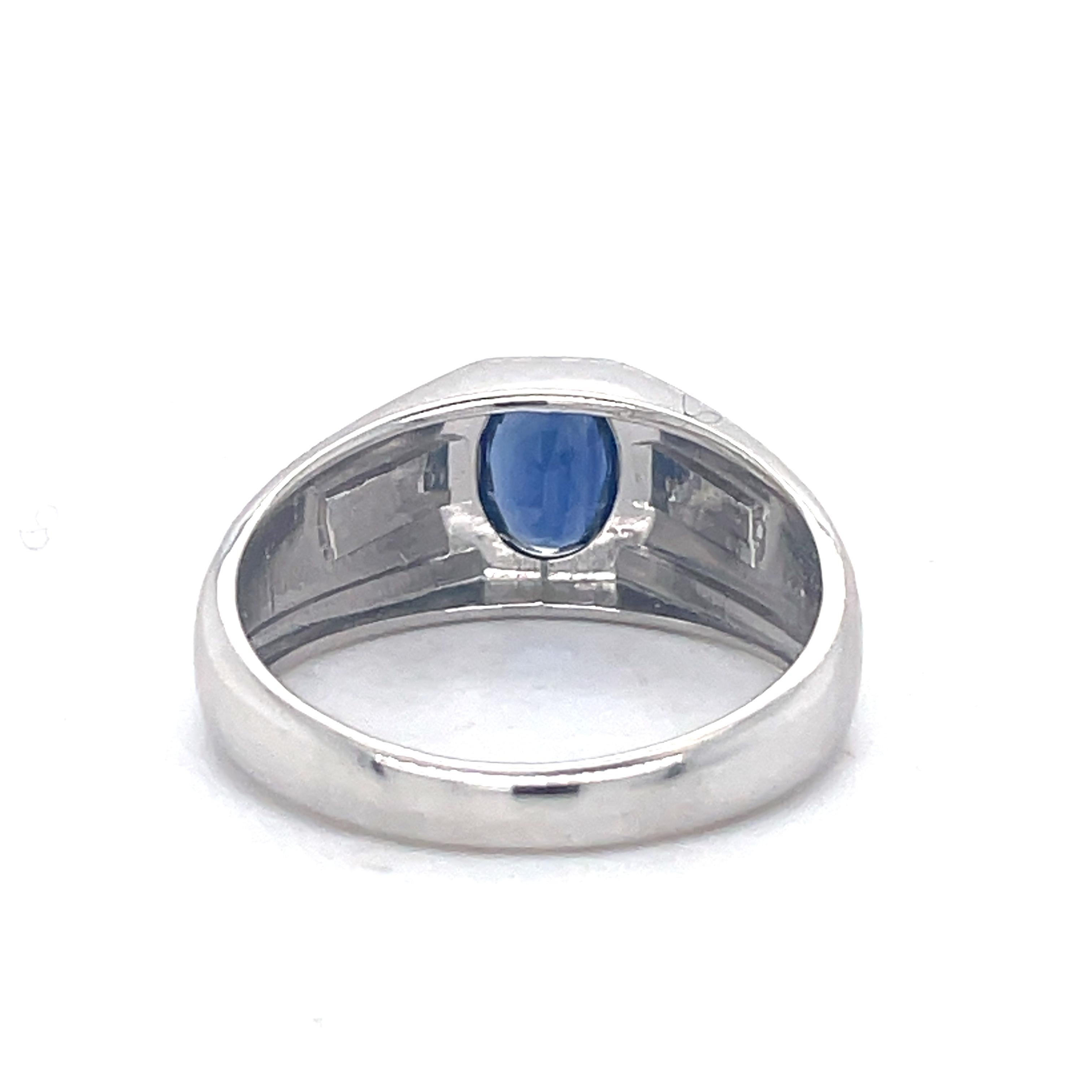 Anillo Cúpula Zafiro Vintage Hombre, Zafiro Oval Netural 1.31CT, Oro Blanco 10k en Excelente estado para la venta en Ramat Gan, IL