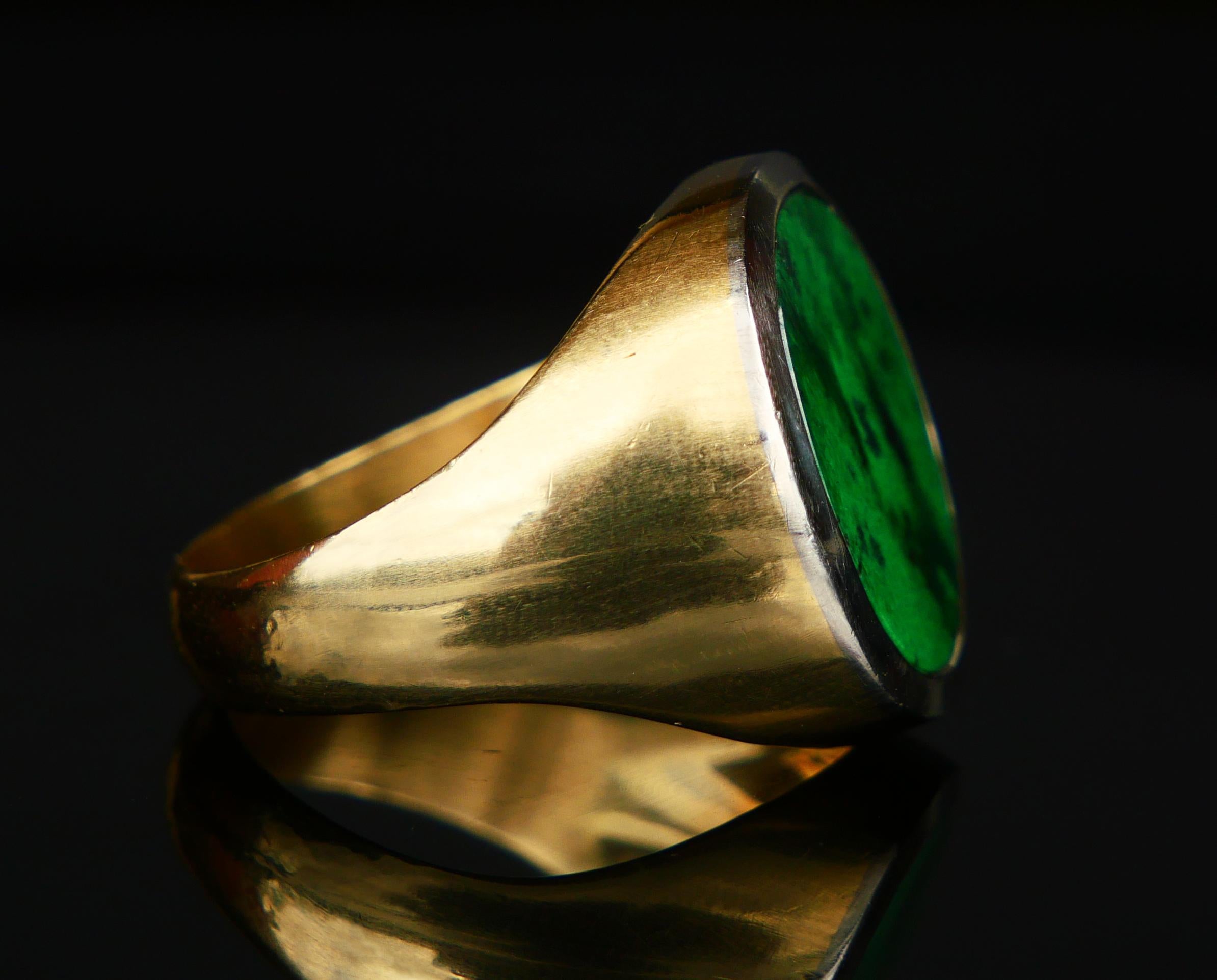 Vintage Herren Siegelring natürlich 11ct. Jade massiv 18K Gold Ø 8.5US / 11.5 gr. im Angebot 1