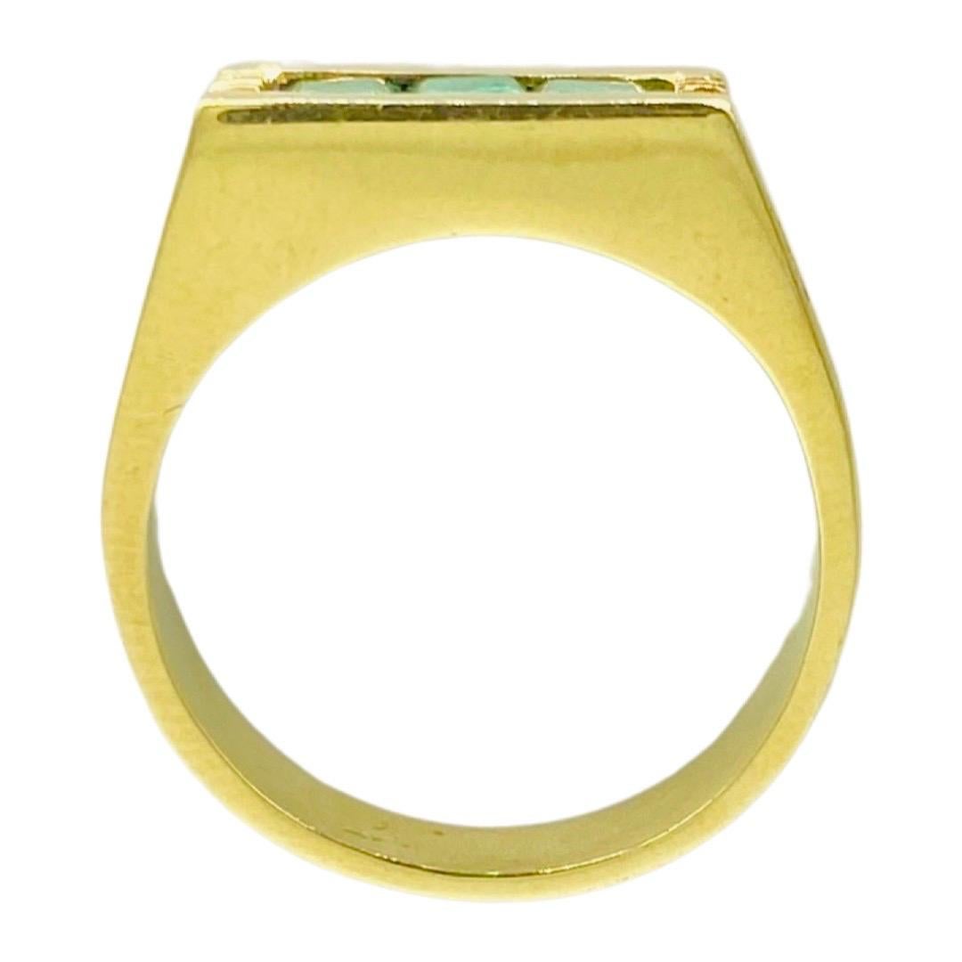 Vintage Men’s 1.50 Carat Colombian Emeralds Ring 18k Gold For Sale 5