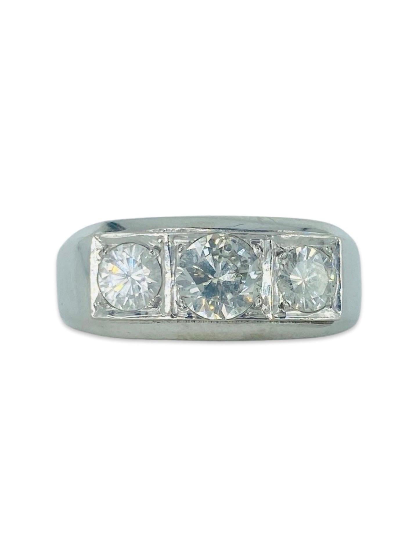 Round Cut Vintage Men’s 3-Stone 1.50 Carat Diamonds Ring For Sale