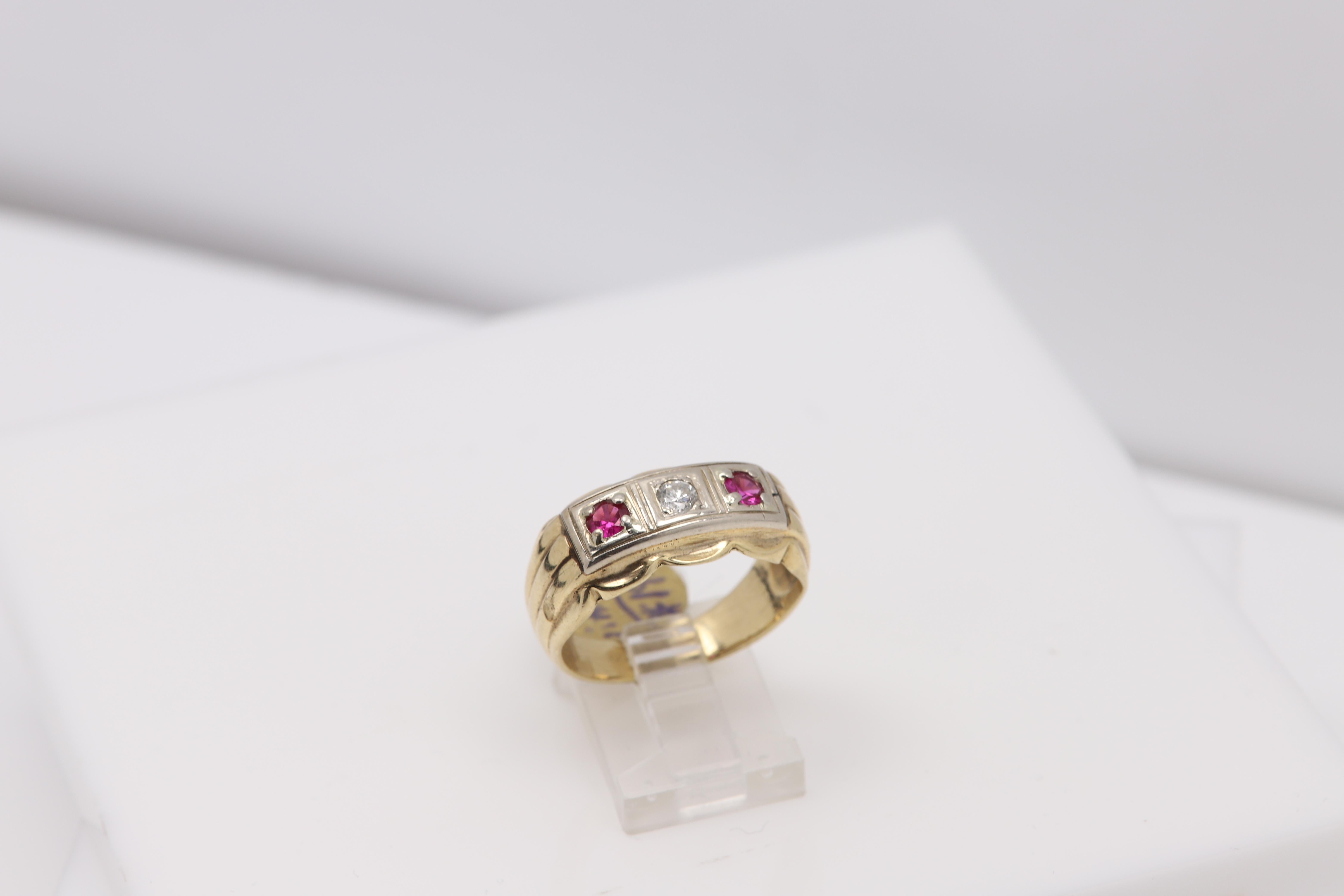 Vintage Men's 3 Stone Ring 14 Karat Yellow White Gold Ruby Diamond circa 1940's For Sale 6