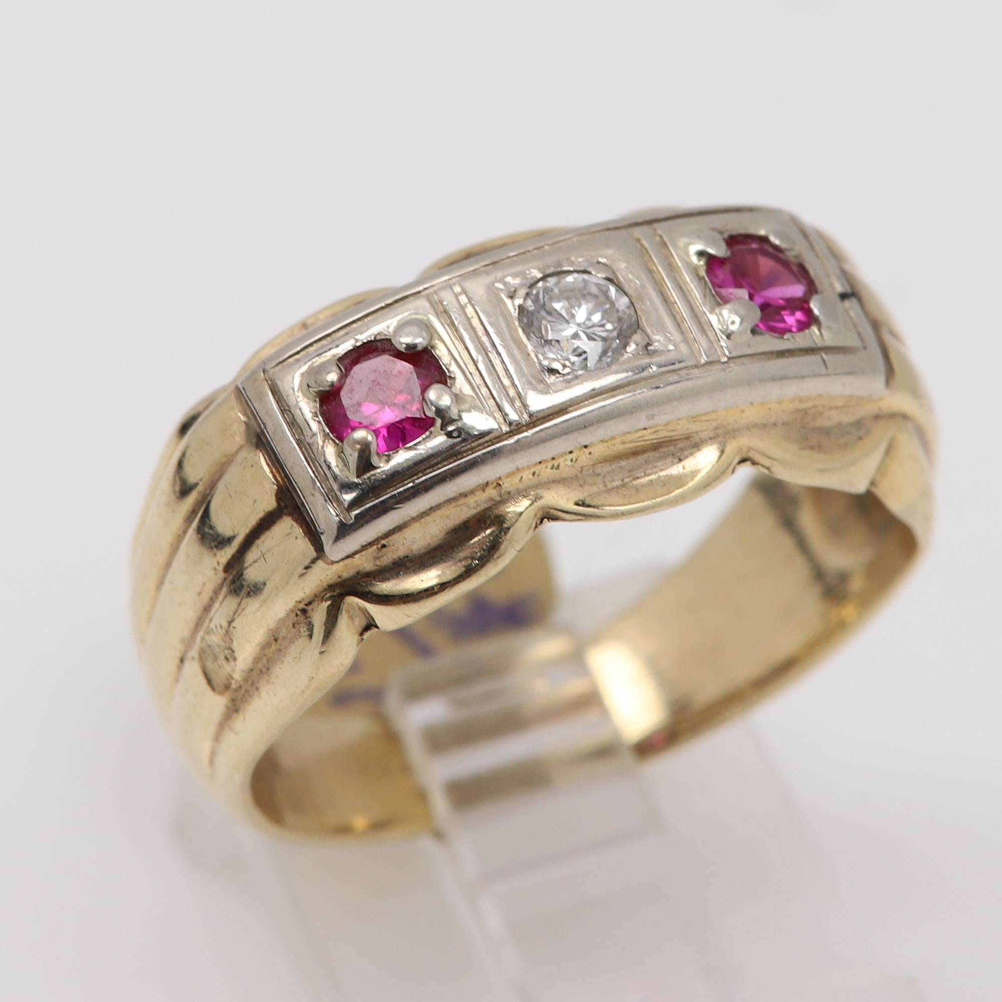Vintage Men's 3 Stone Ring 14 Karat Yellow White Gold Ruby Diamond circa 1940's For Sale 7