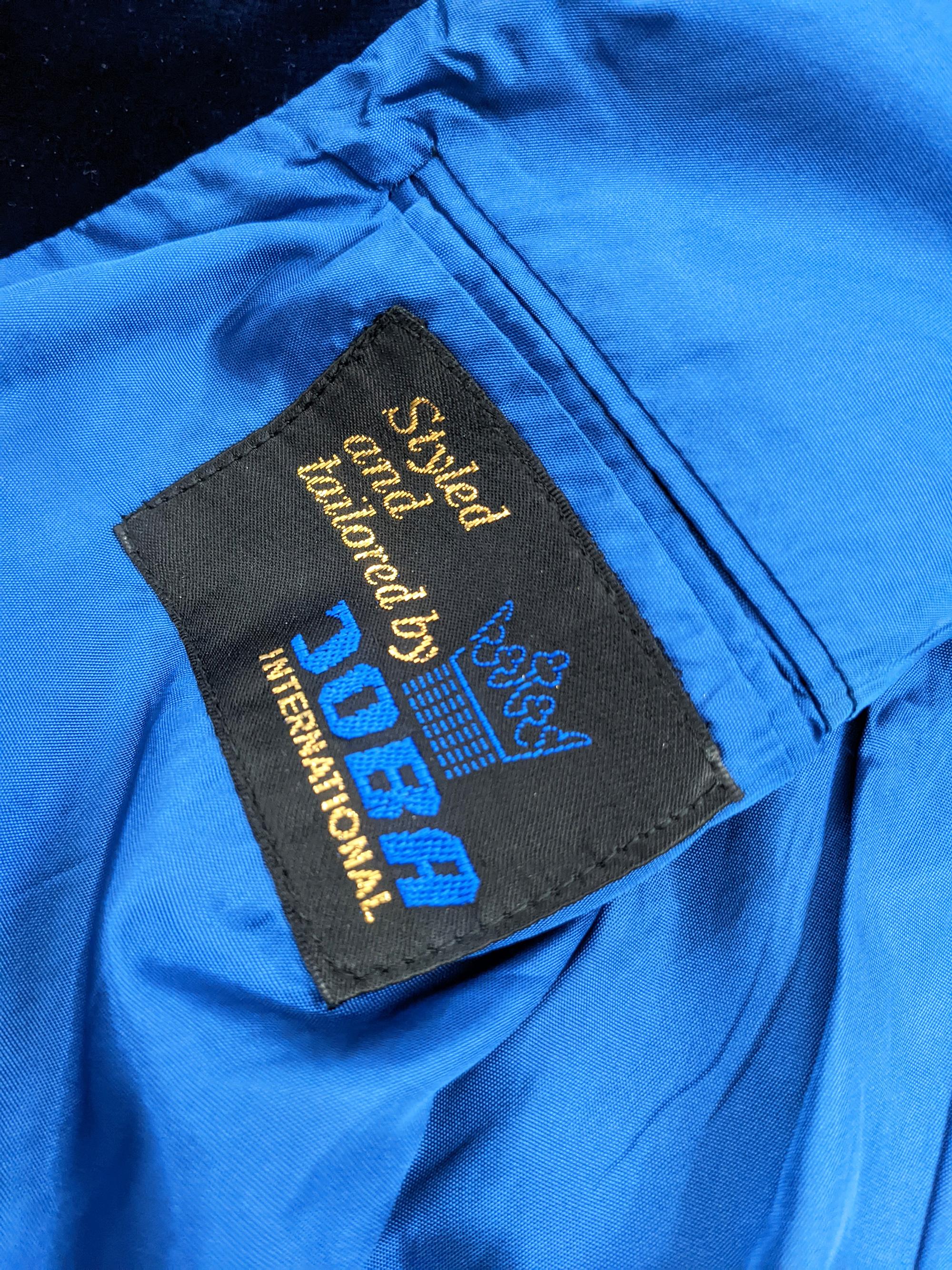 Vintage Mens 70s Blue Velvet Evening Blazer Dinner Jacket, 1970s In Good Condition For Sale In Doncaster, South Yorkshire