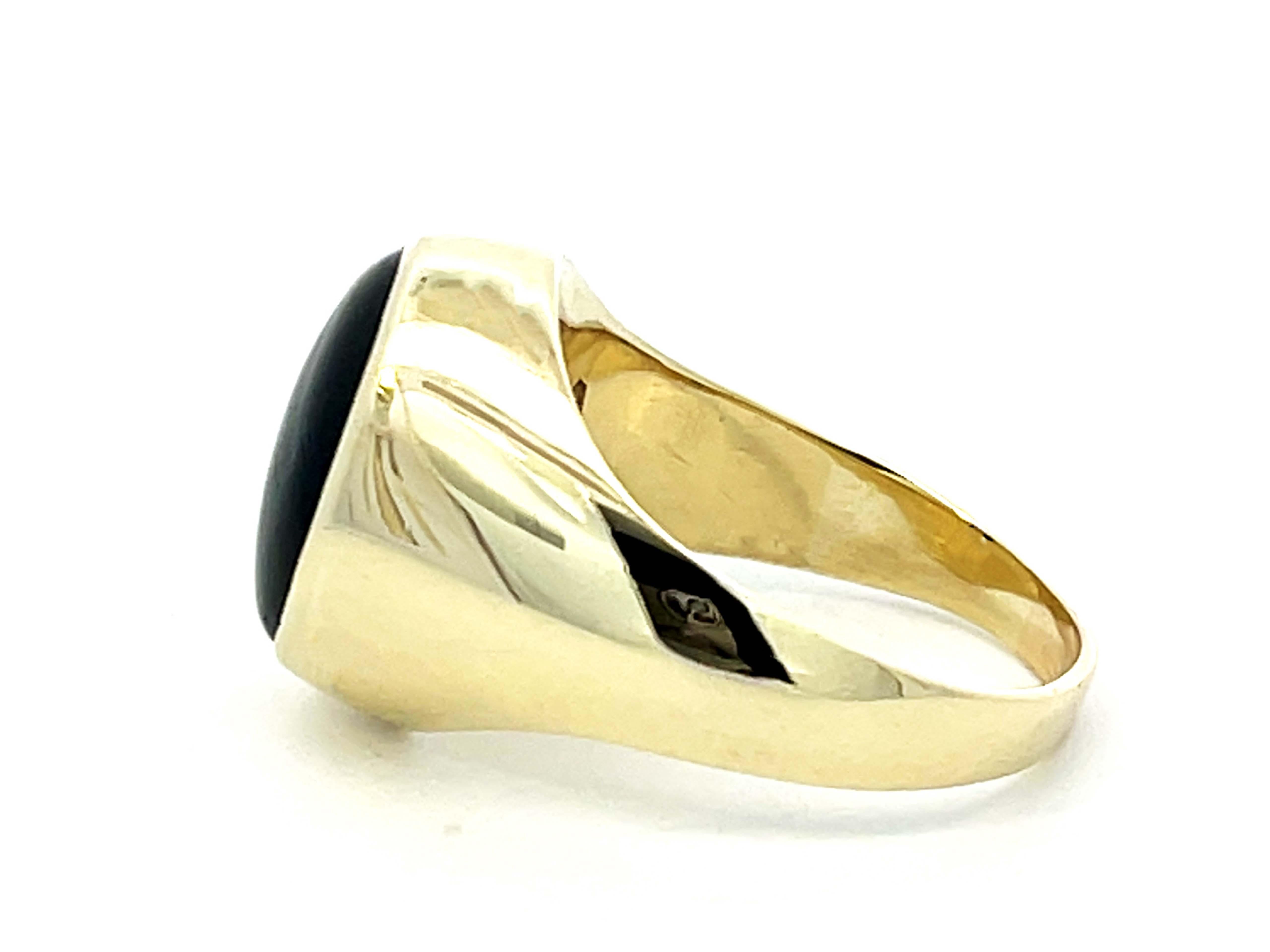 Cabochon Vintage Men's Black Onyx Ring in 14k Yellow Gold For Sale