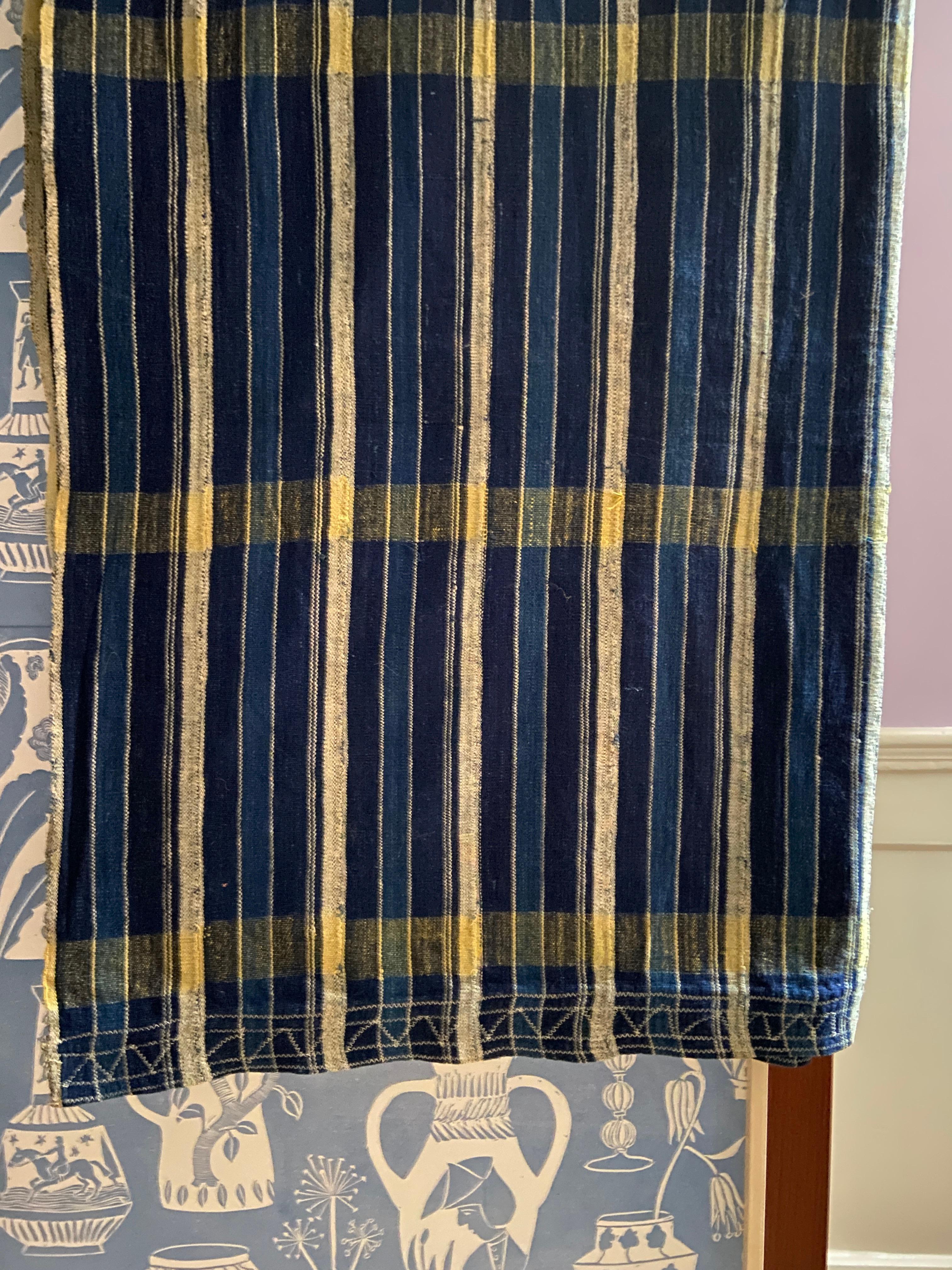 Altmodisches Herrentuch mit blauen und gelben Streifen, Elfenbeinküste, 20. (Handgefertigt) im Angebot