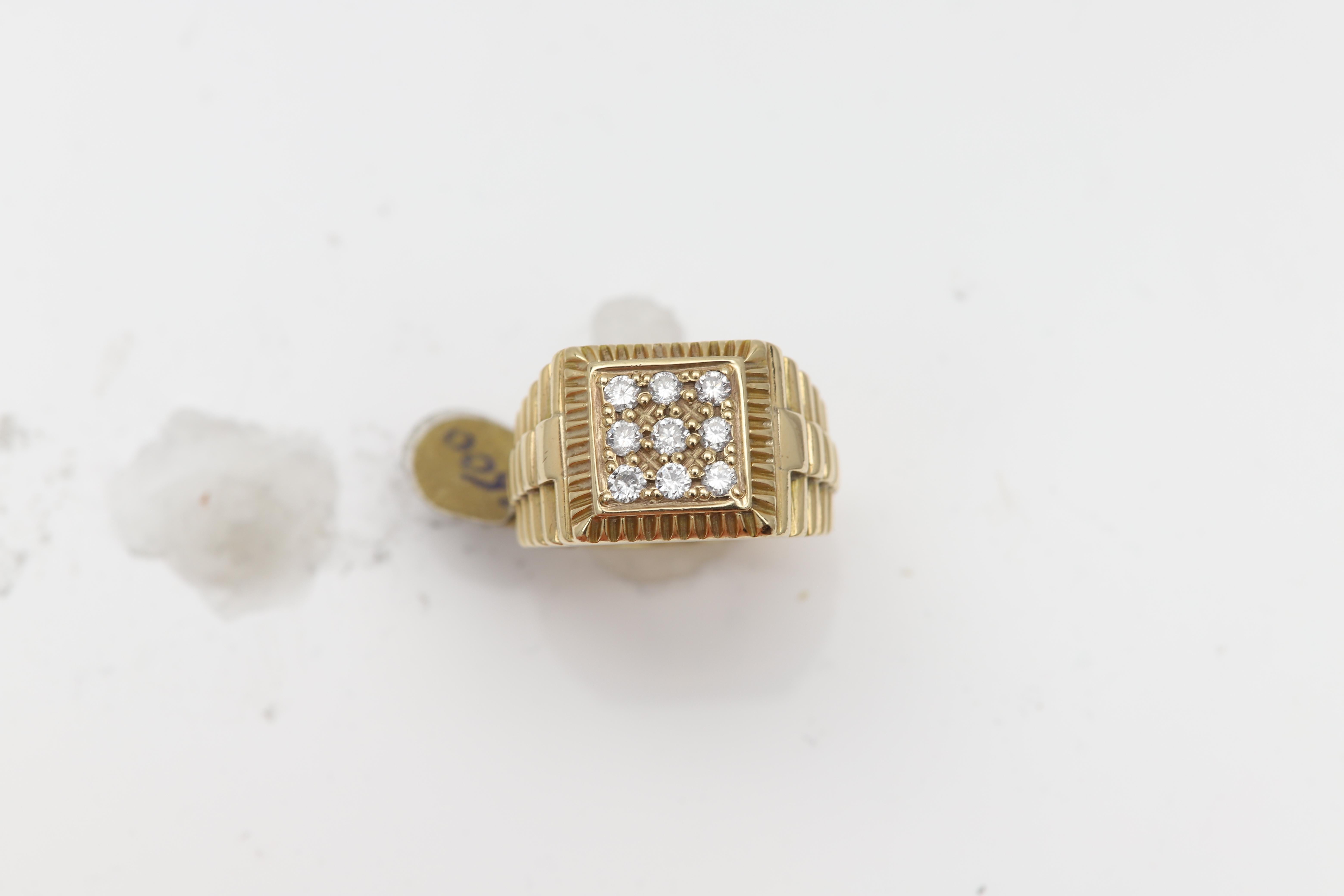 Vintage Herren Diamant Ring Cluster Diamanten Männer Ring 14 Karat Gold (Rundschliff) im Angebot