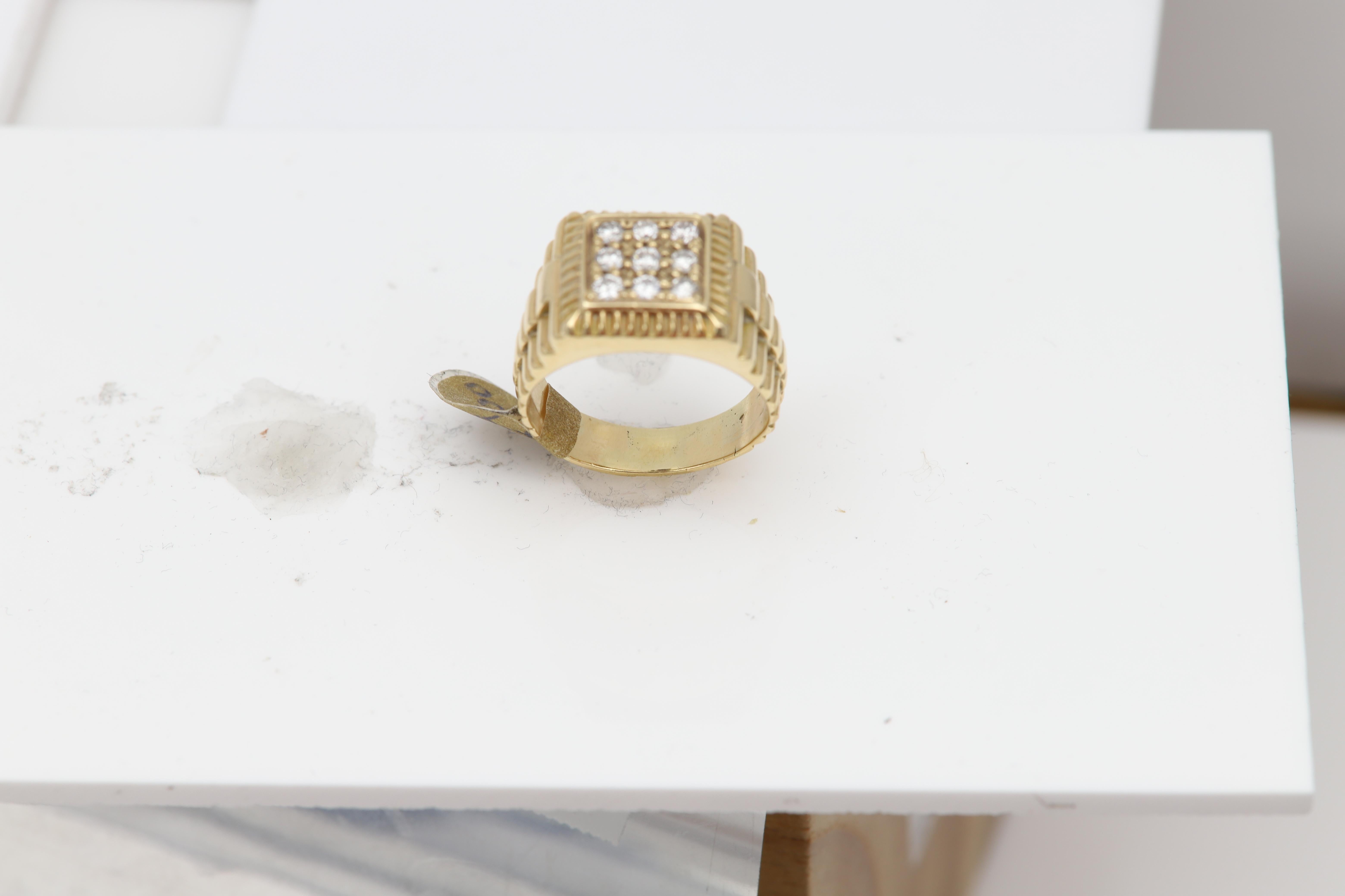Vintage Herren Diamant Ring Cluster Diamanten Männer Ring 14 Karat Gold im Zustand „Gut“ im Angebot in Brooklyn, NY