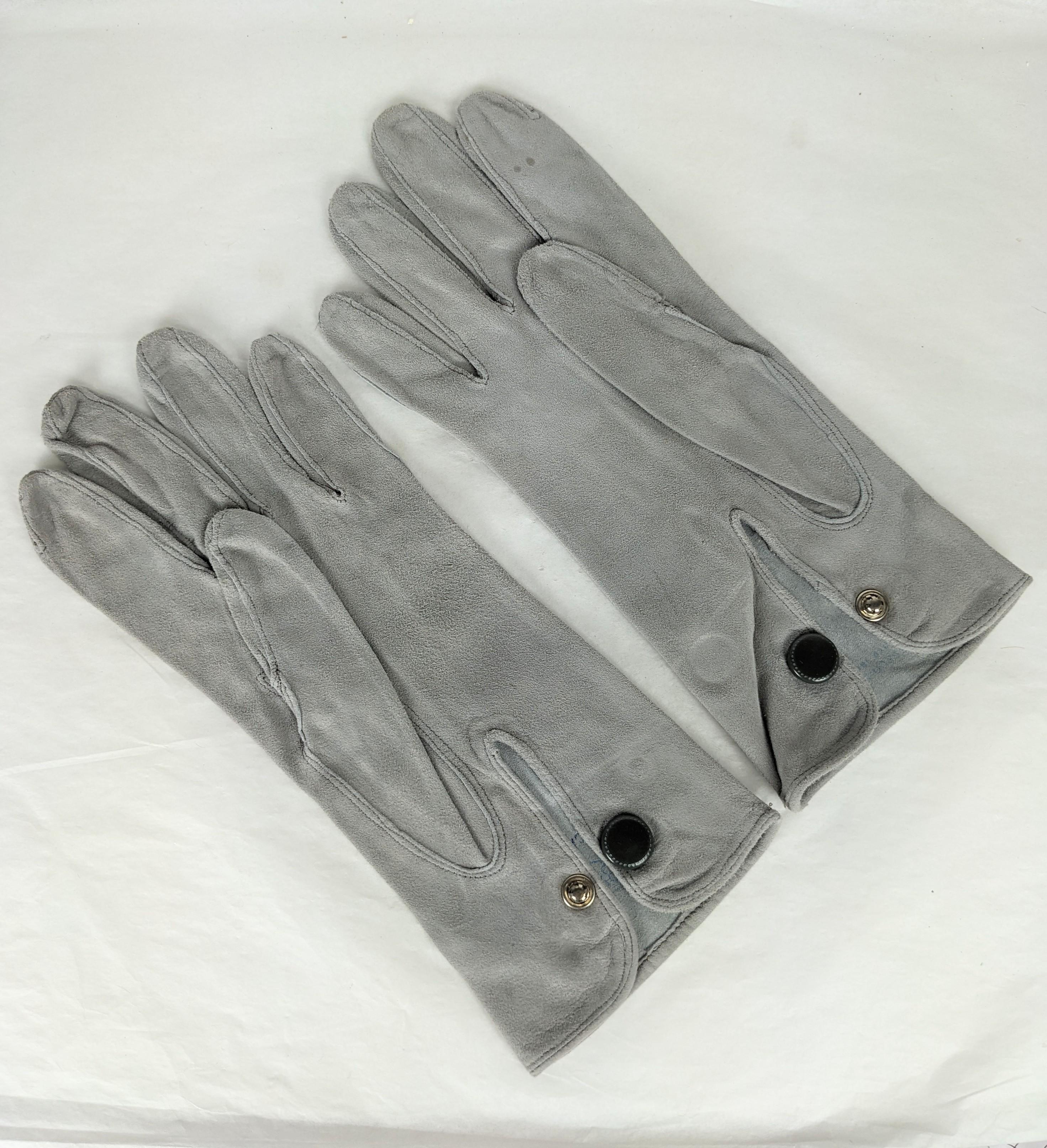 Vintage Mens Dove Gray Suede Dress Gloves In Good Condition For Sale In New York, NY