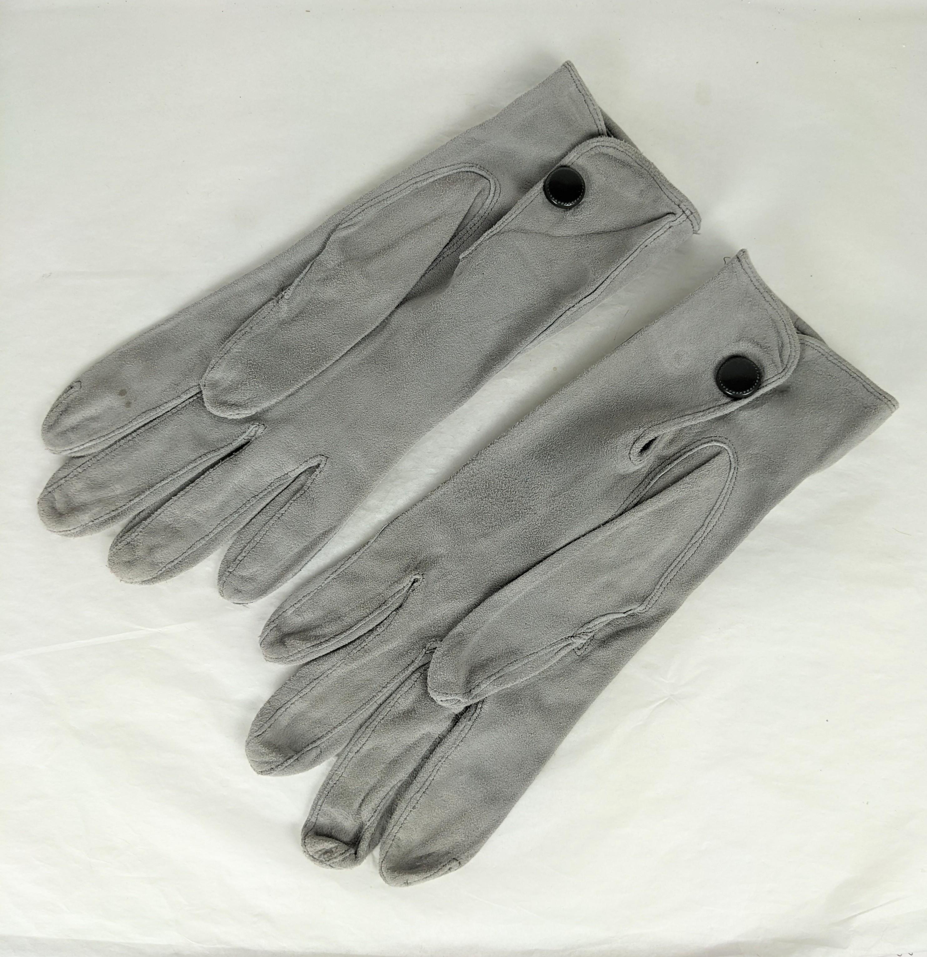 Vintage Mens Dove Gray Suede Dress Gloves Bon état - En vente à New York, NY