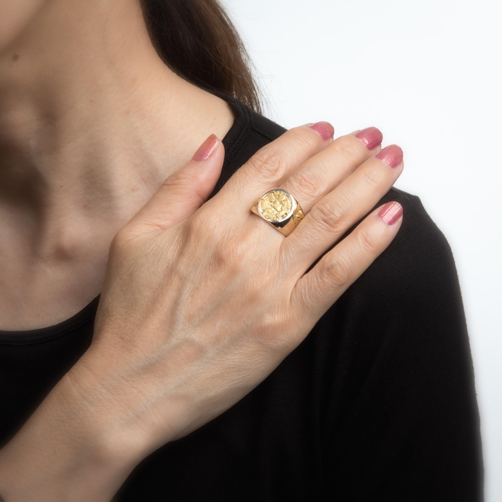 Modern Vintage Men’s Gold Nugget Ring Round Signet 10 Karat Estate Fine Jewelry