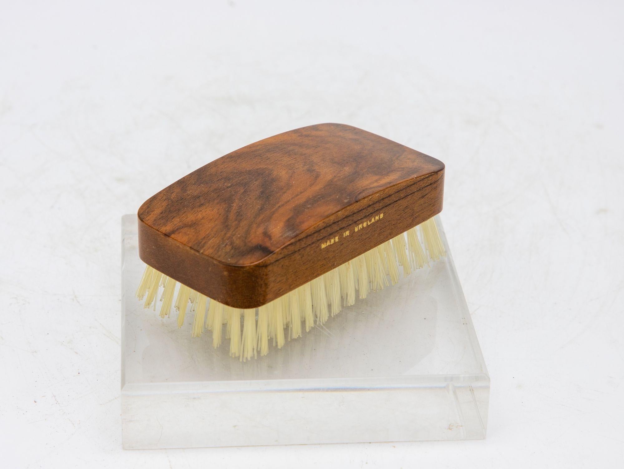 Vintage Men's Grooming Kit with Leather Case For Sale 5