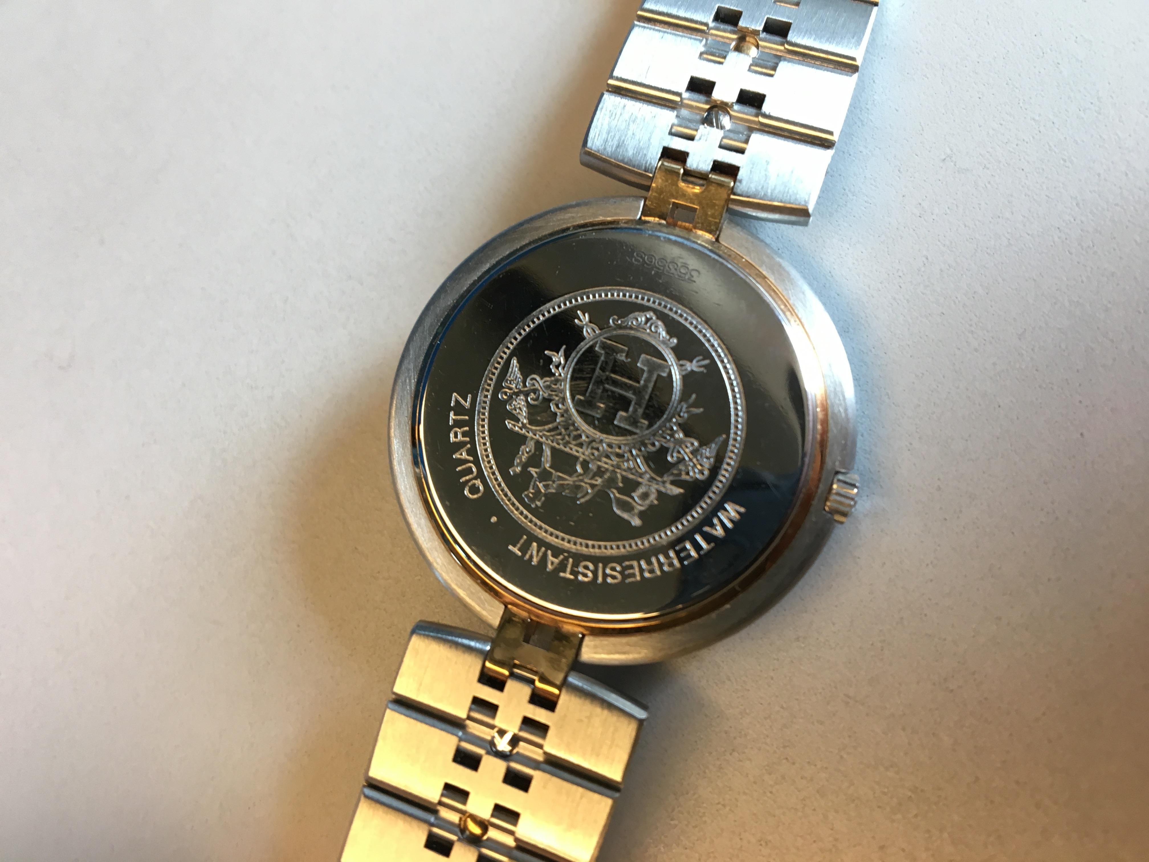 Really nice Hermes Vintage Watch in stainless steel and gold plated.
No longer produced at Hermes
Good working condition


