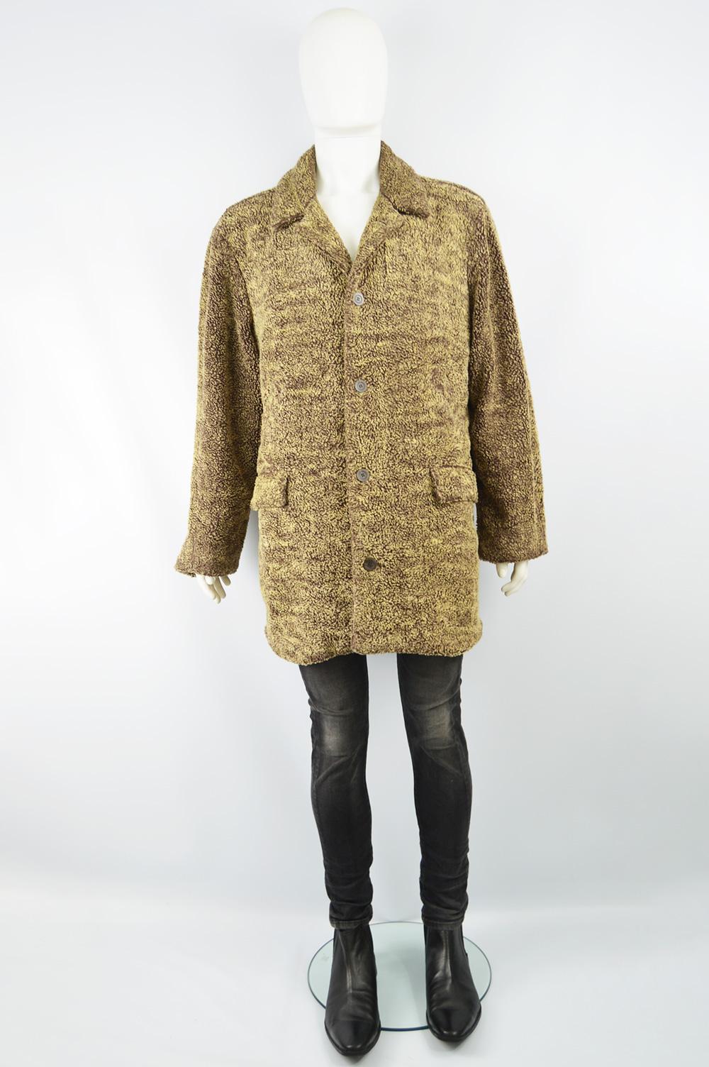 Size: Marked 4 which correlates to a men's XL. Please check measurements. 
Chest - 46” / 117cm (allow roughly 2-4