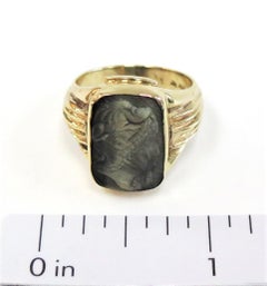 Vintage Men's Intaglio Cat's Eye Ring / 14 Karat Yellow Gold