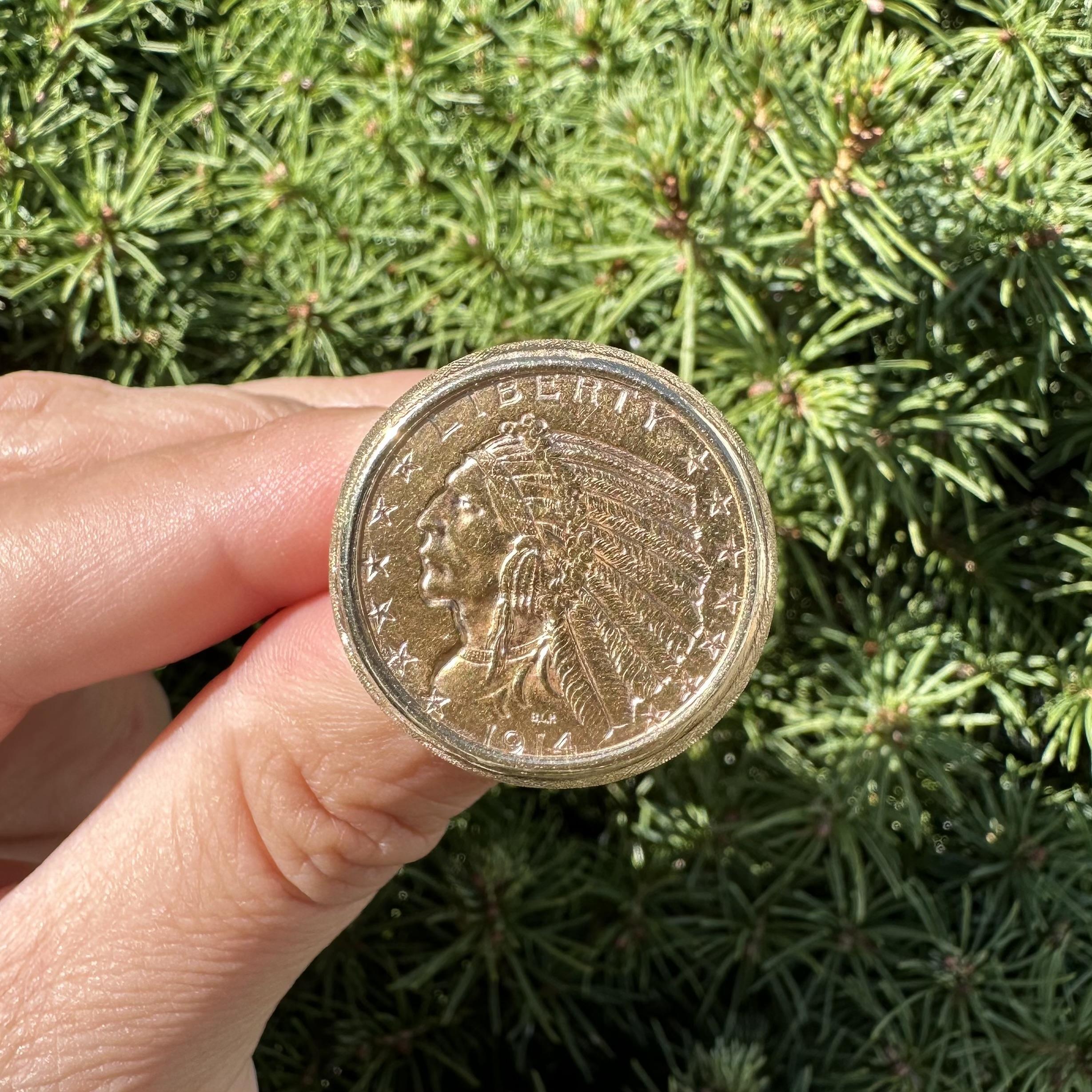 Uomo Anello da uomo grande e pesante in oro giallo del 1914 con moneta da 5 dollari e testa indiana in vendita