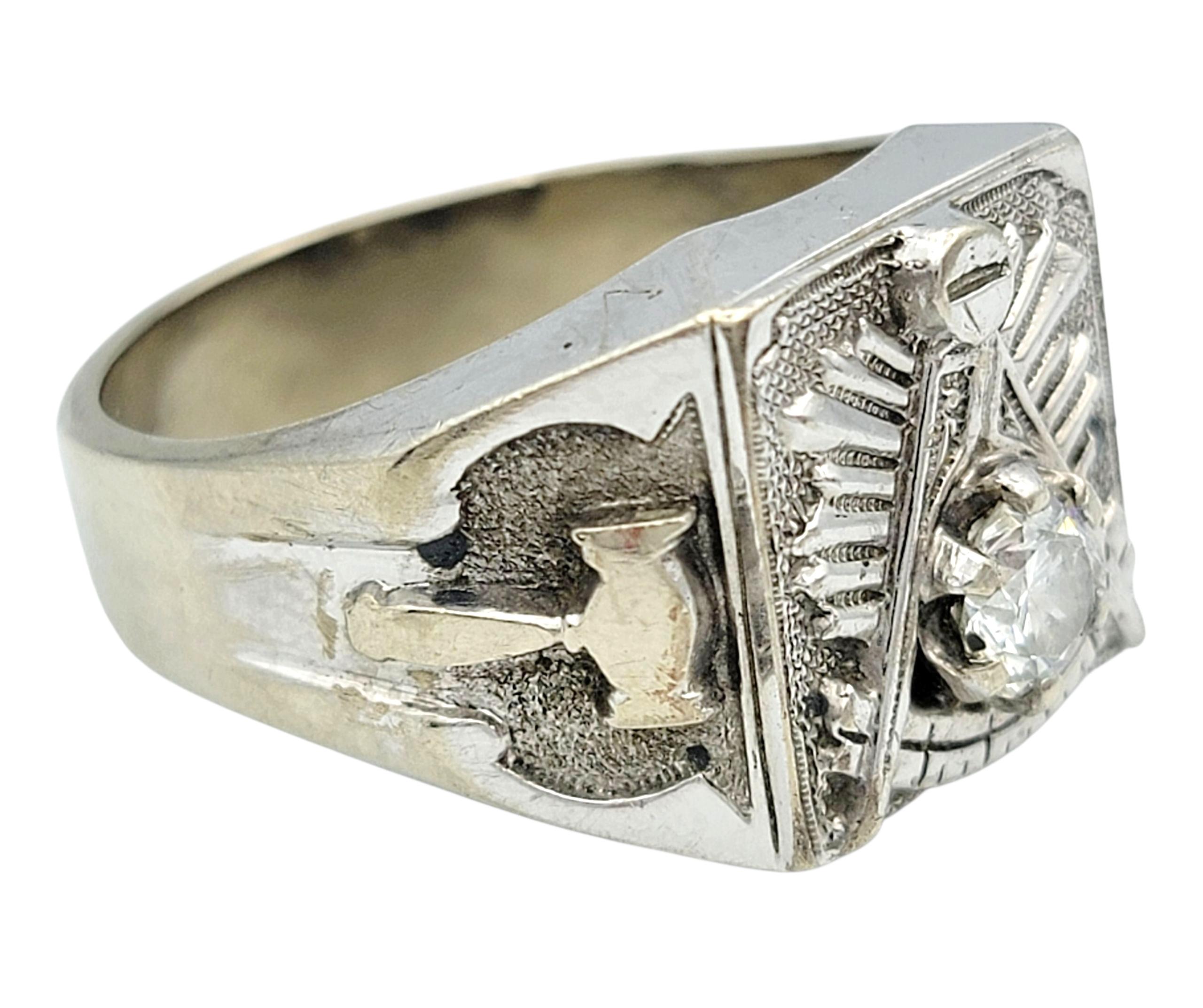 Vintage Homme bague maçonnique diamant rond en or blanc 10 carats Pour hommes en vente