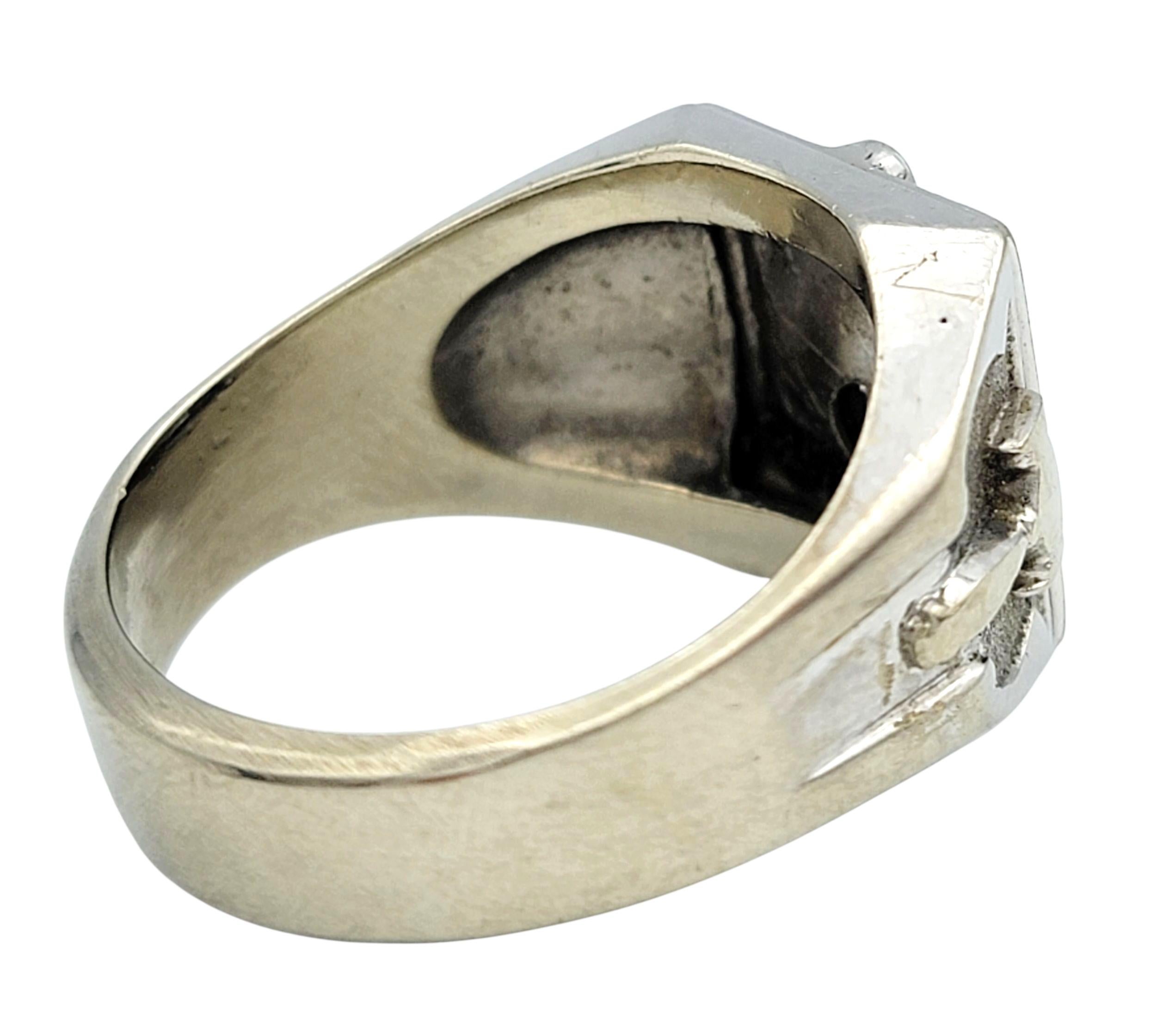 Vintage Homme bague maçonnique diamant rond en or blanc 10 carats en vente 1
