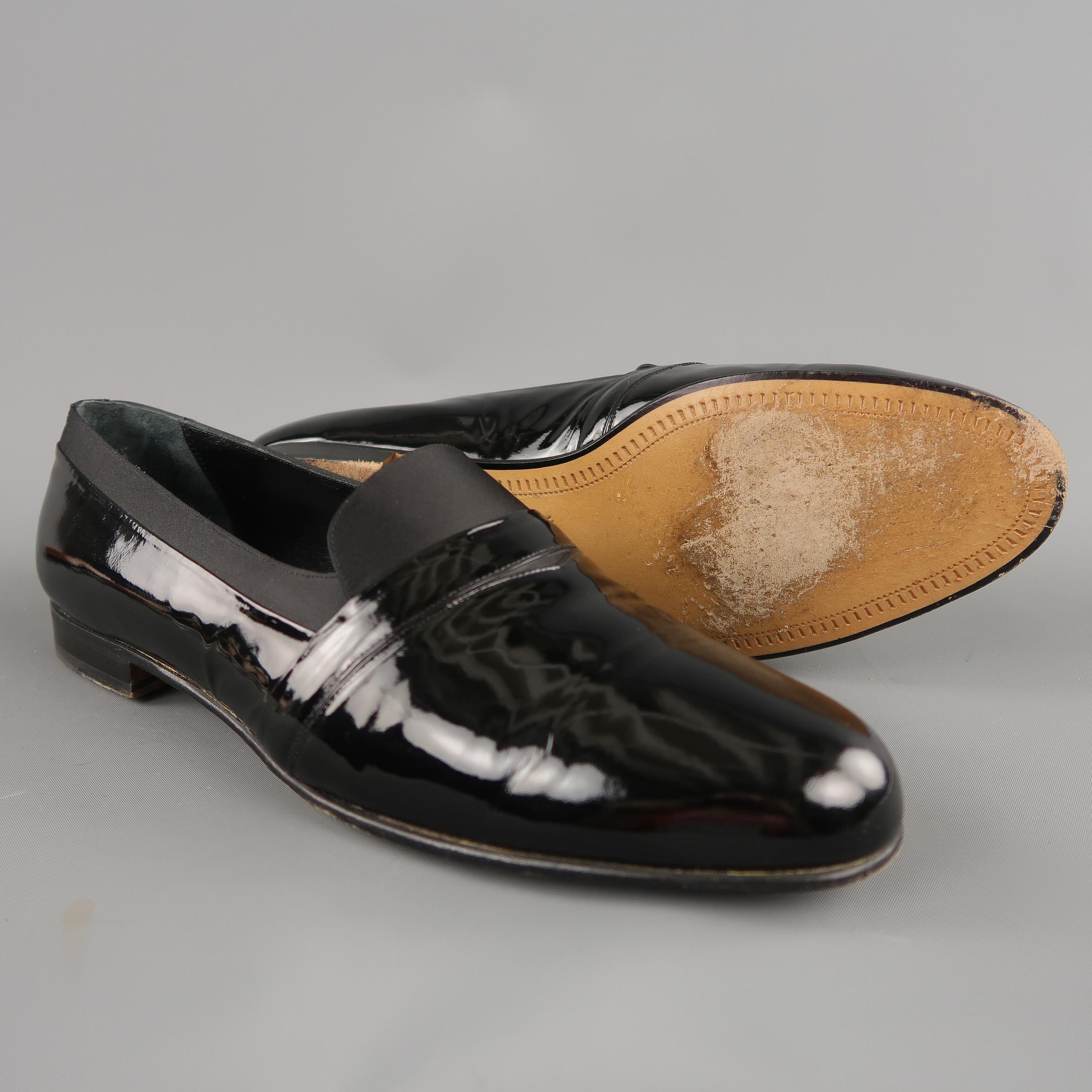 Vintage MELZAN tuxedo slippers come in black patent leather with satin tongue and piping. Handmade in Spain.
 
Excellent Pre-Owned Condition.
Marked:13
 
Outsole: 12.5 x 4 in.