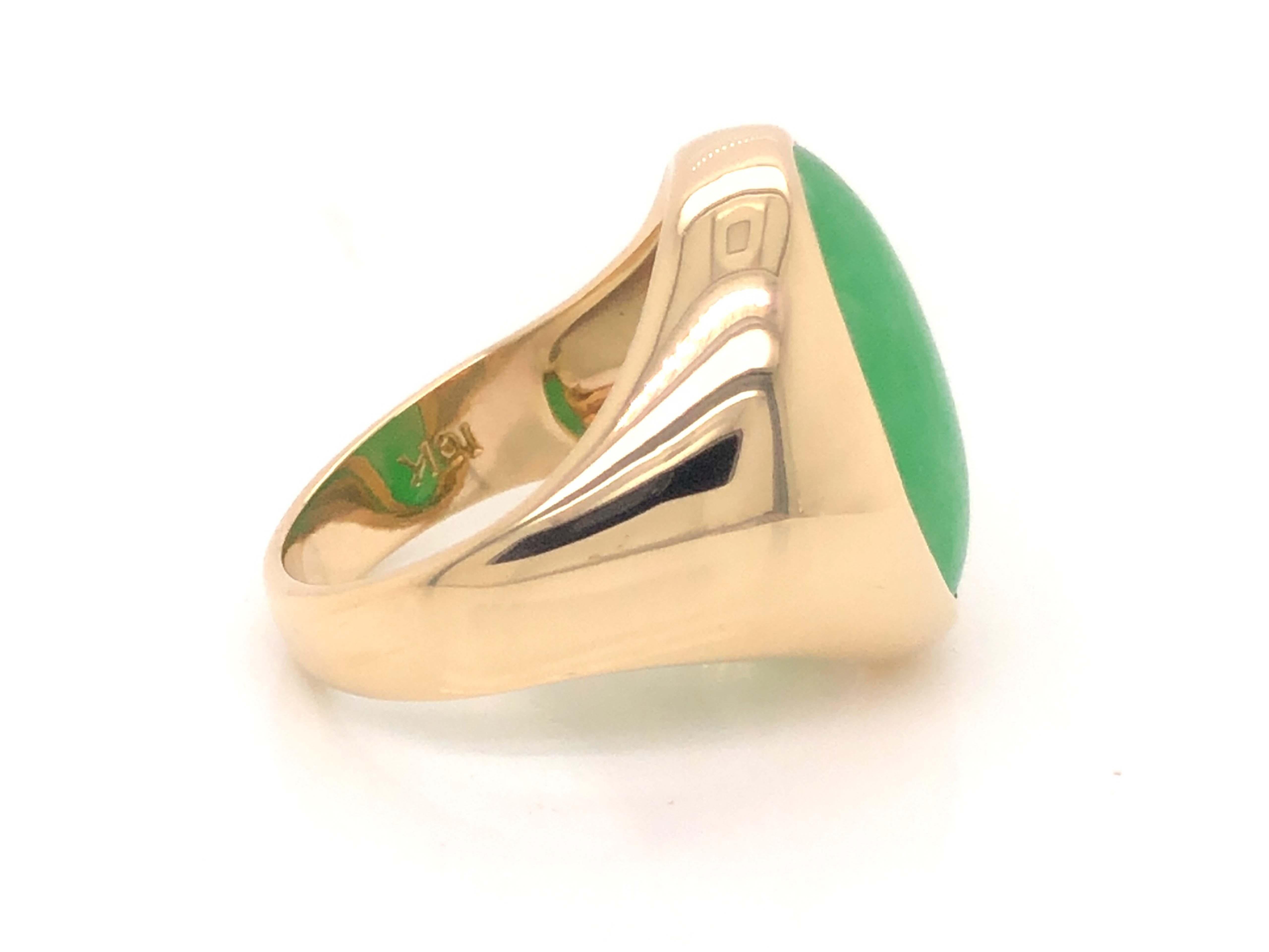 Oval Cut Vintage Men's Oval Cabochon Green Jade Ring, 10k Yellow Gold