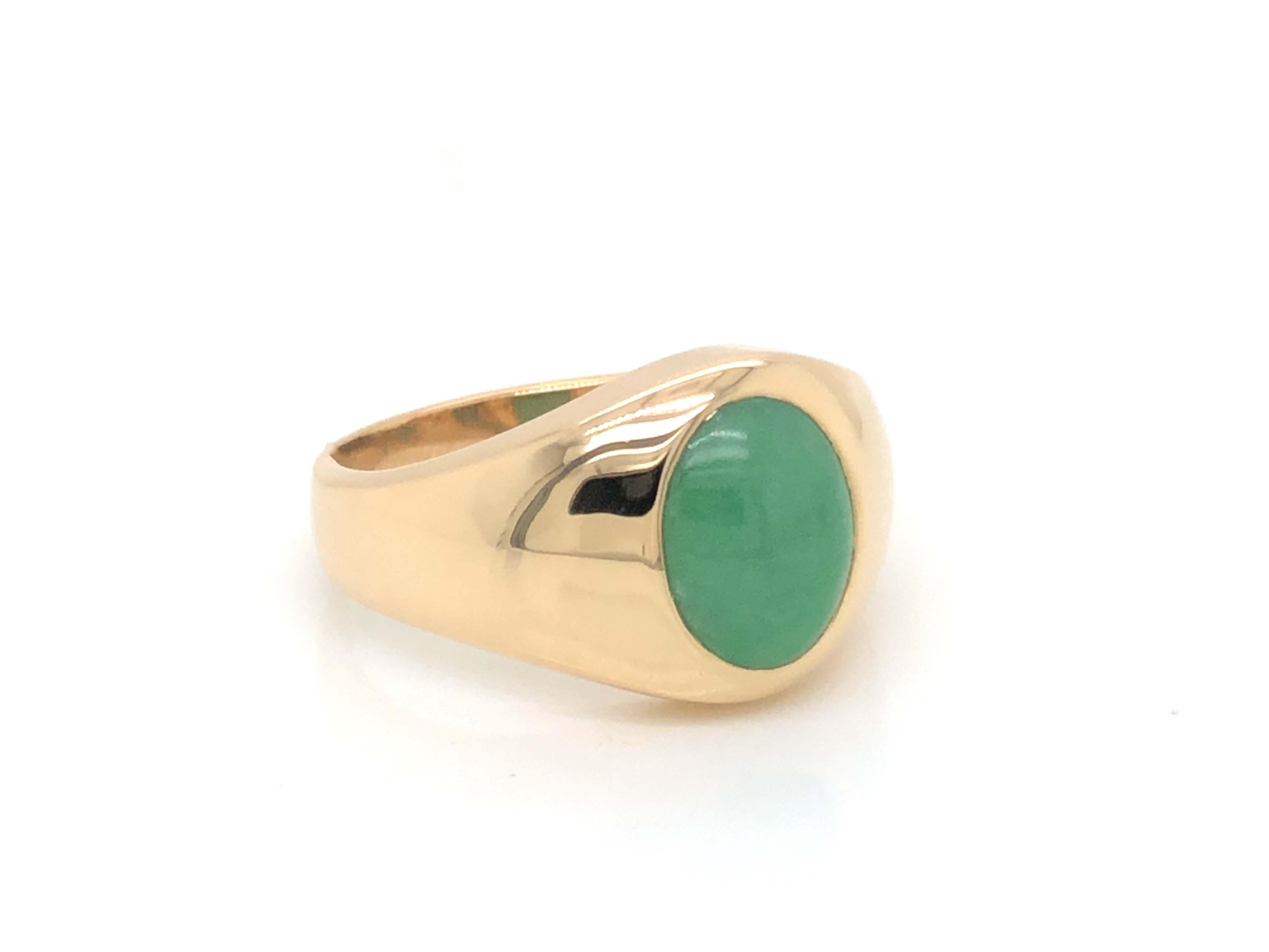 Modern Vintage Men's Oval Cabochon Green Jade Ring, 14k Yellow Gold