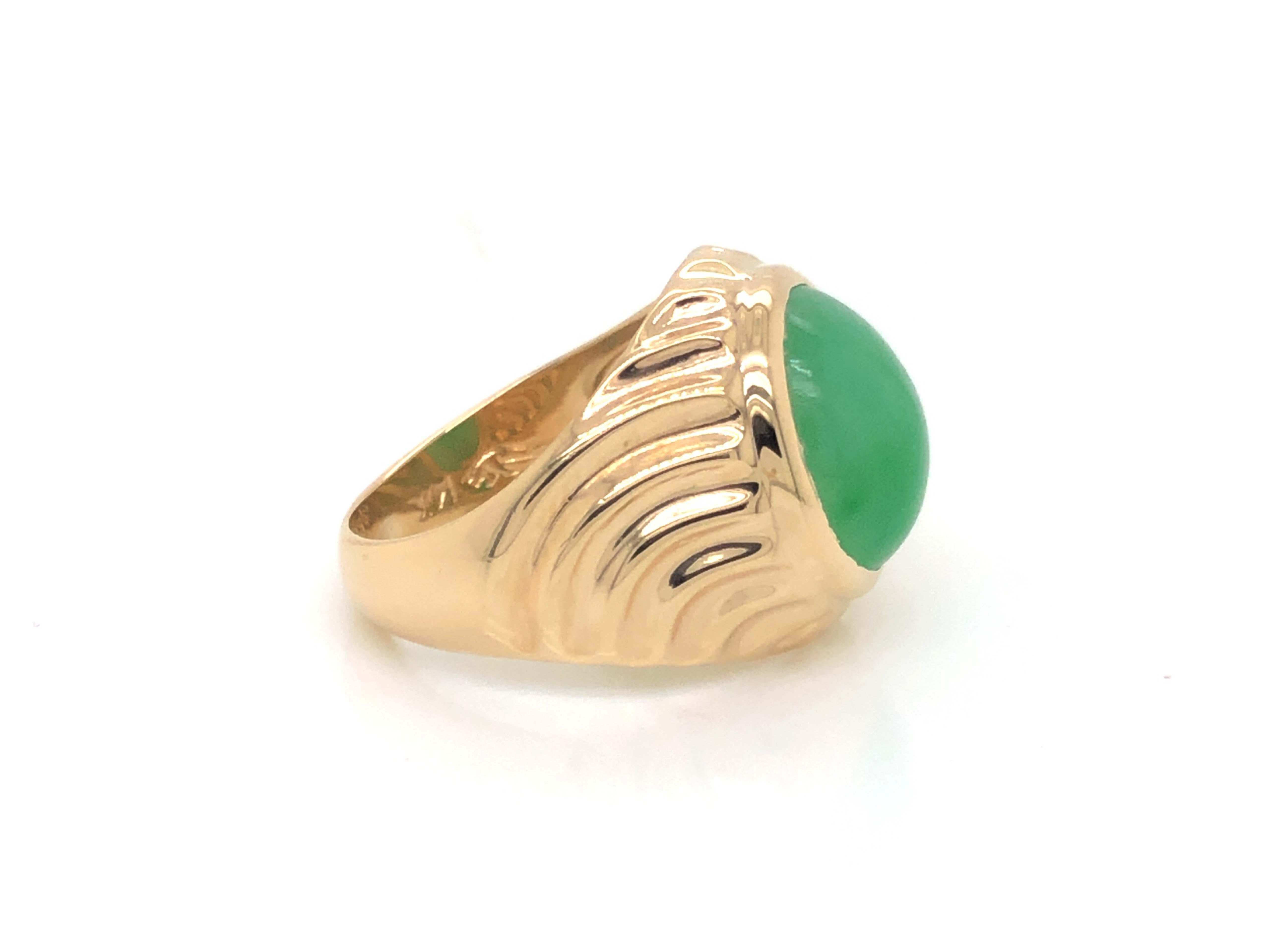 Modern Vintage Men's Oval Cabochon Green Jade Ring with Wave Design 14k Yellow Gold