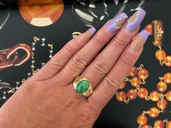 Vintage Men's Oval Green Jade Ring with Textured Design in 14k Yellow Gold