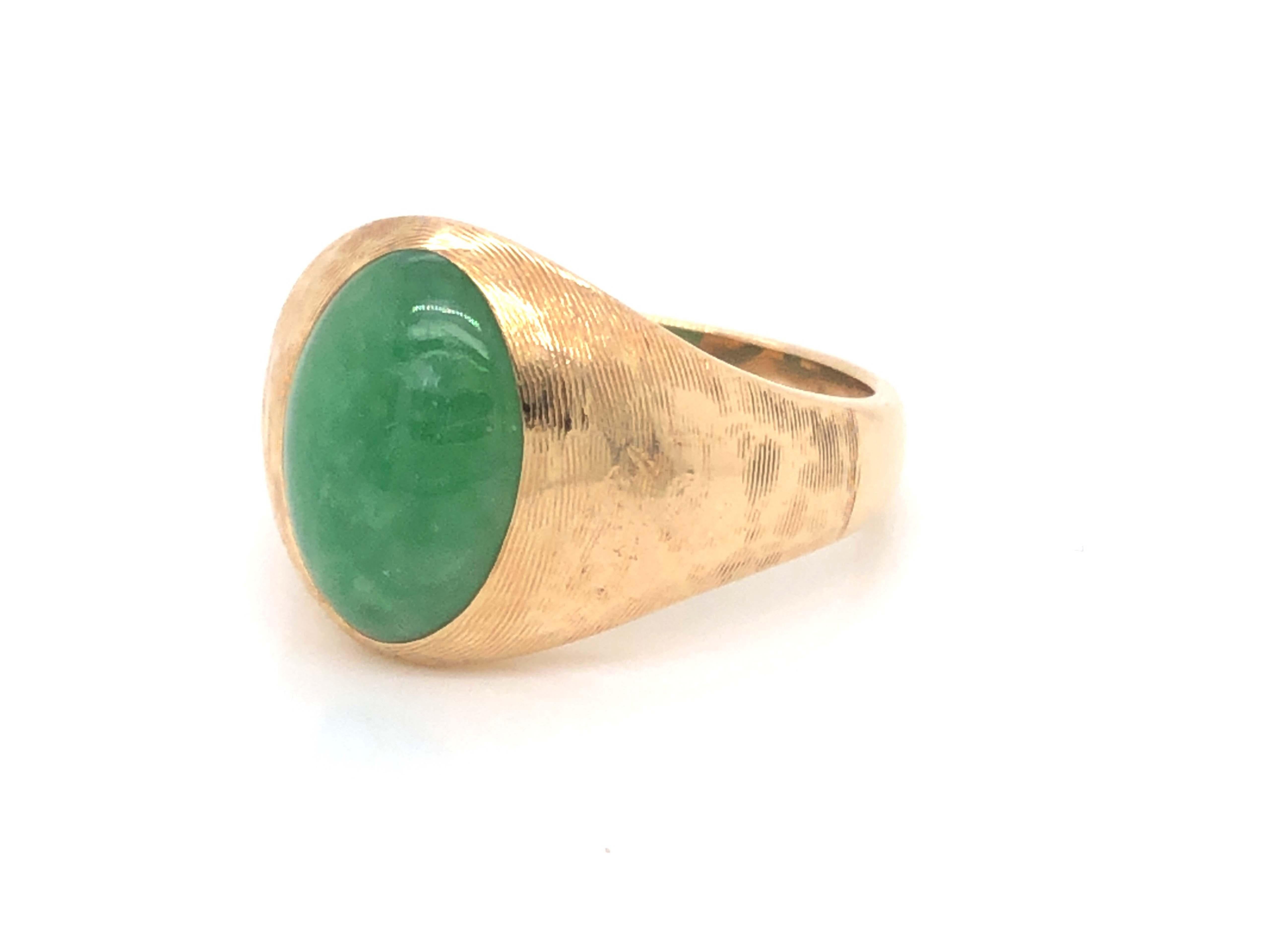 Oval Cut Vintage Men's Oval Green Jade Ring with Textured Design in 14k Yellow Gold
