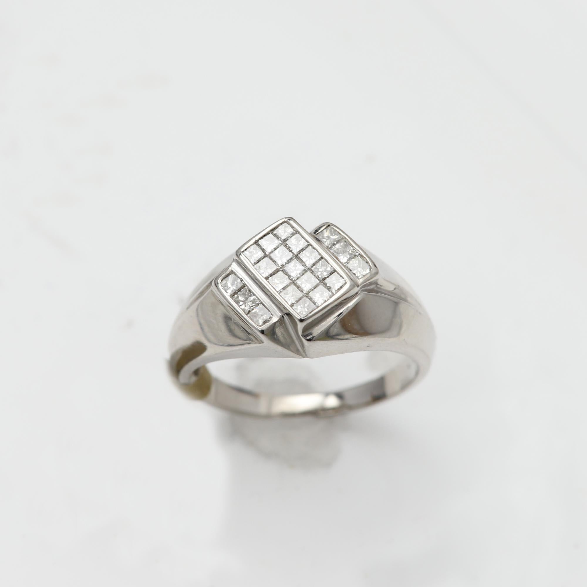 Vintage Men's Ring Diamond Men Ring Princess Cluster Diamonds 14 Karat Gold In Good Condition For Sale In Brooklyn, NY