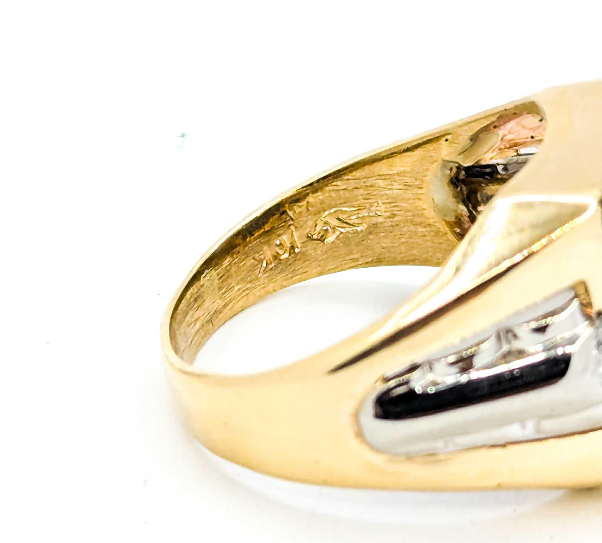 Vintage Men’s Roman Soldier Hematite Intaglio & Diamond Ring in 10k Yellow Gold For Sale 3