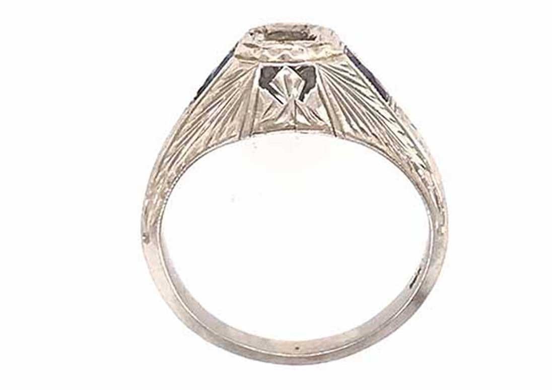 Vintage Antiker Saphir .30ct 18K Weißgold Art Deco Semi Mount Verlobungsring


Ring hält einen 2,5-3,0mm runden oder quadratischen Mittelstein

Ursprünglich ein Herrenring, kann auch von Frauen getragen werden

Bereit für Ihren Diamanten

Brauchen