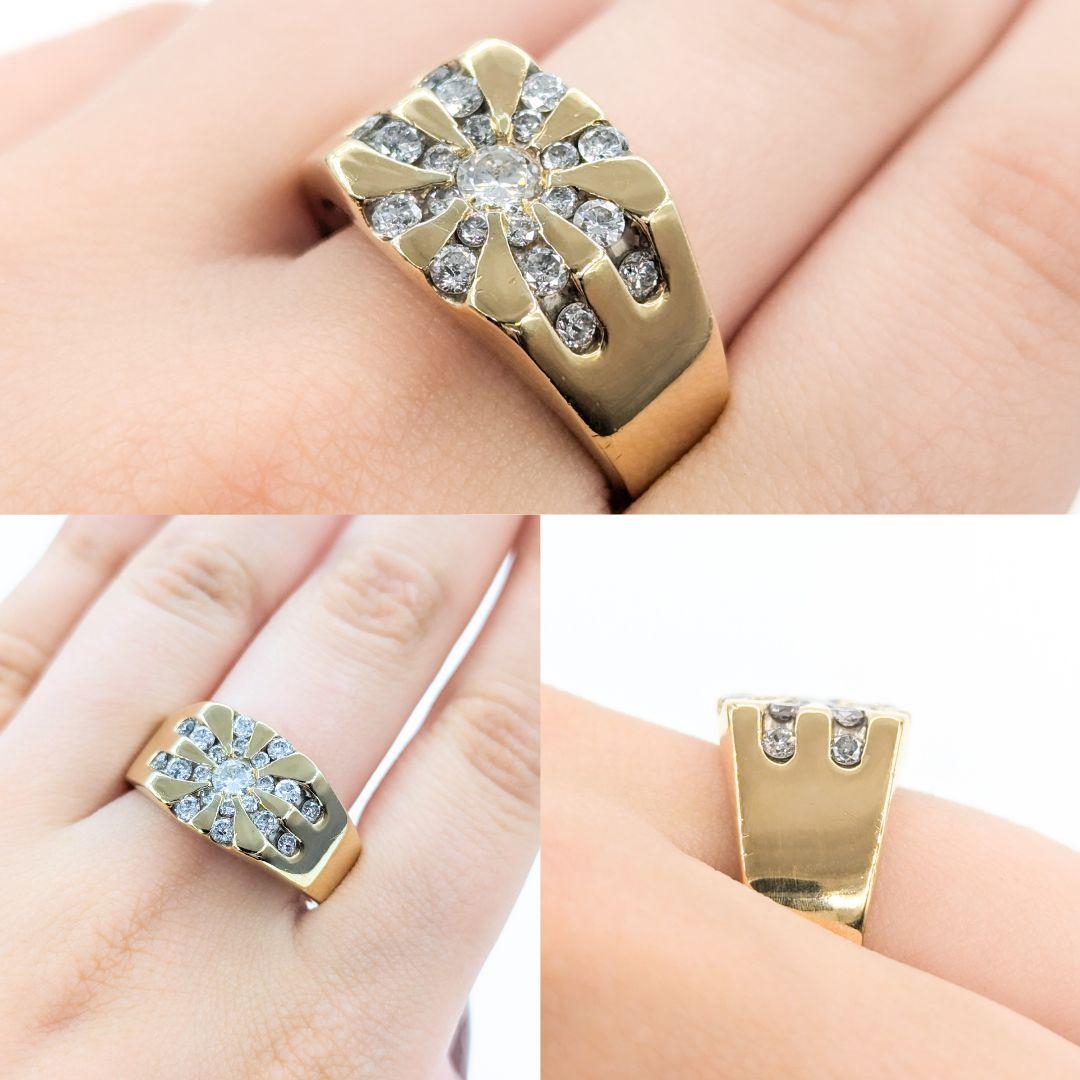 Vintage Men's Star Burst Diamond Ring in Gelbgold

Erleben Sie die Eleganz der 1980er Jahre mit diesem atemberaubenden Herrenring, der mit einem faszinierenden 