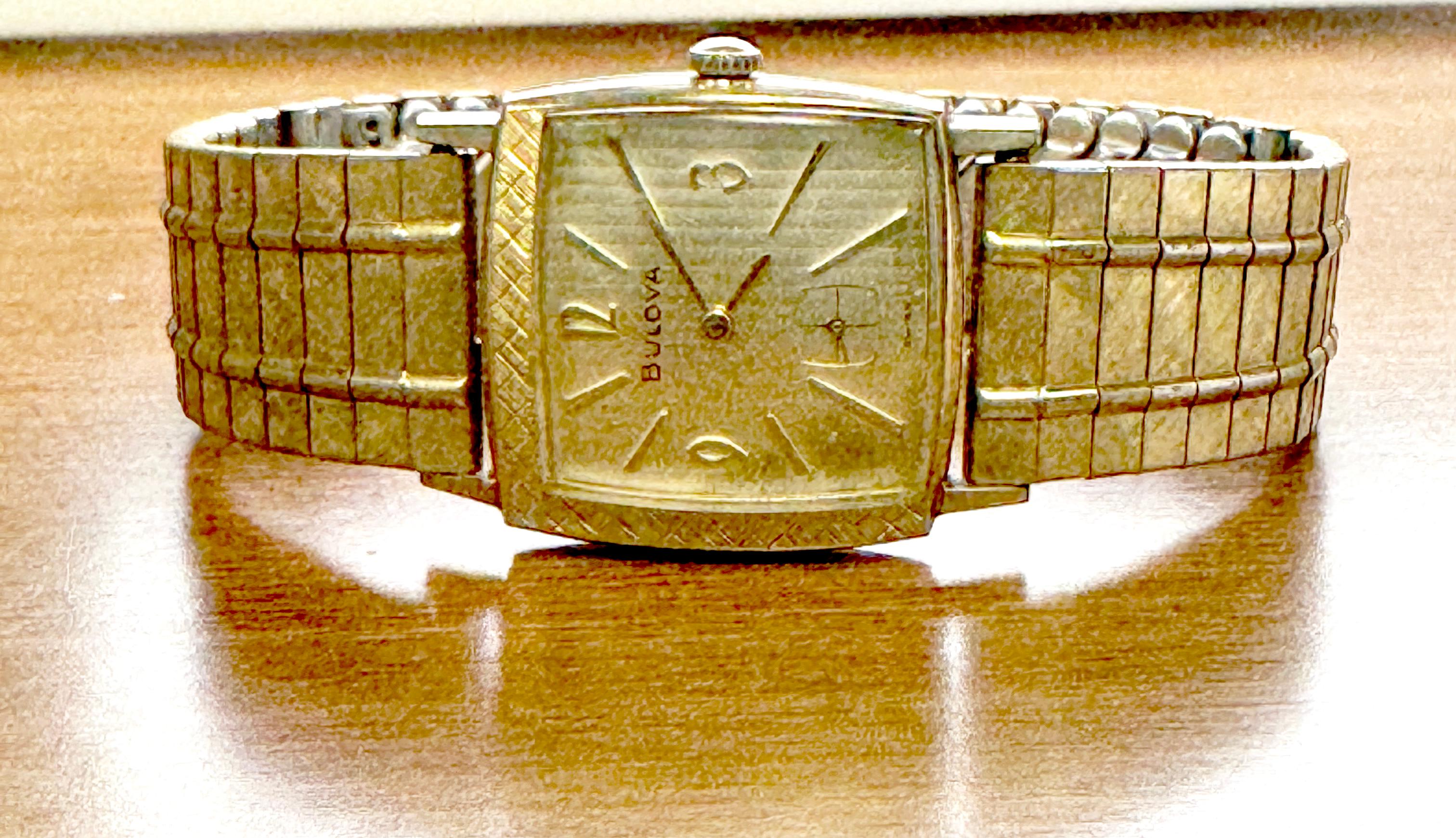 Vintage Mens Unique Bulova Armbanduhr Handaufzug Antik Retro 1950er Jahre



Echte Bulova Herren-Armbanduhr

Läuft prima

30mm Gehäuse

10 CL-Bewegung

17 Jewels Unbereinigt

Manueller Wind

Fallnummer H466054

10K gewalztes Goldblech

Schweizer
