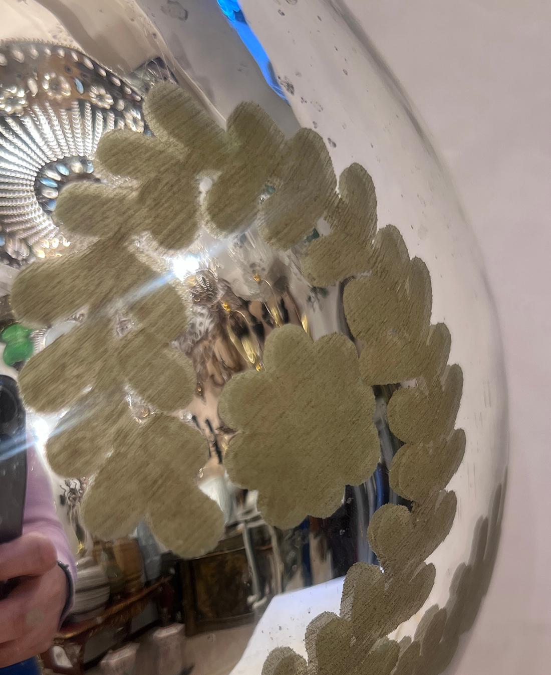 Lampada italiana in vetro al mercurio acidato degli anni '50 circa con base dorata.

Misure:
Altezza del corpo: 19
Altezza del paralume: 26