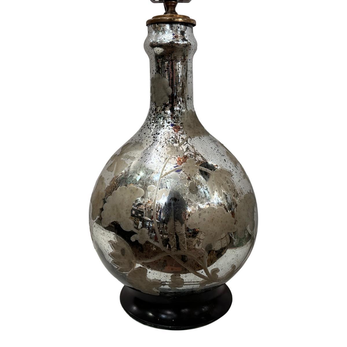 Lampe italienne en verre au mercure datant des années 1950.

Mesures :
Hauteur du corps : 17