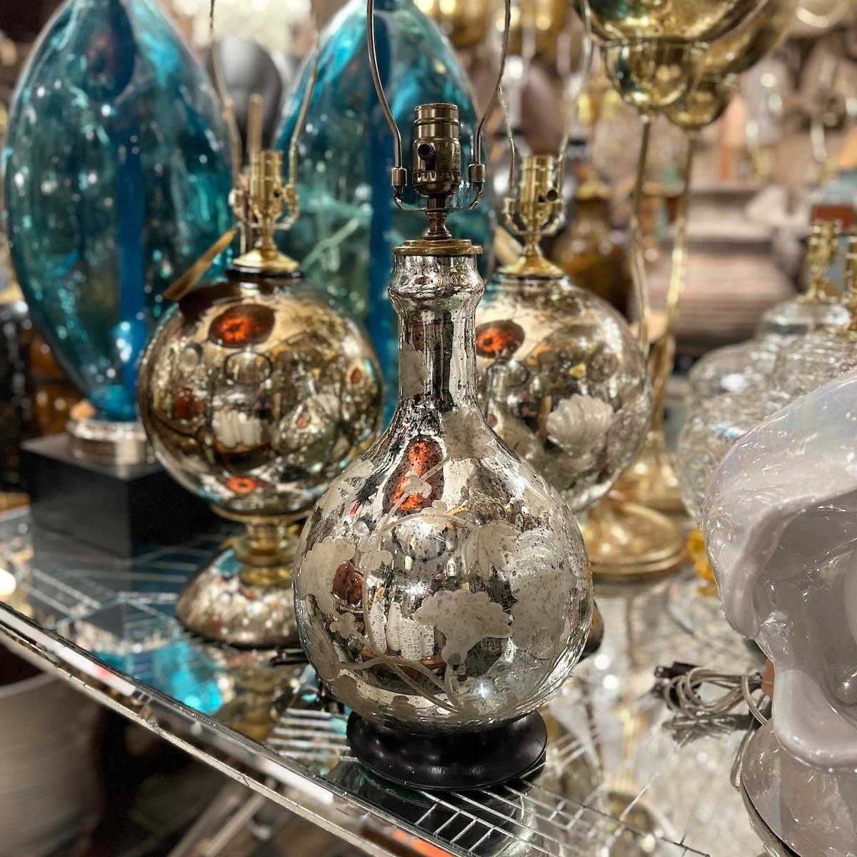 Milieu du XXe siècle Lampe vintage en verre mercuré en vente