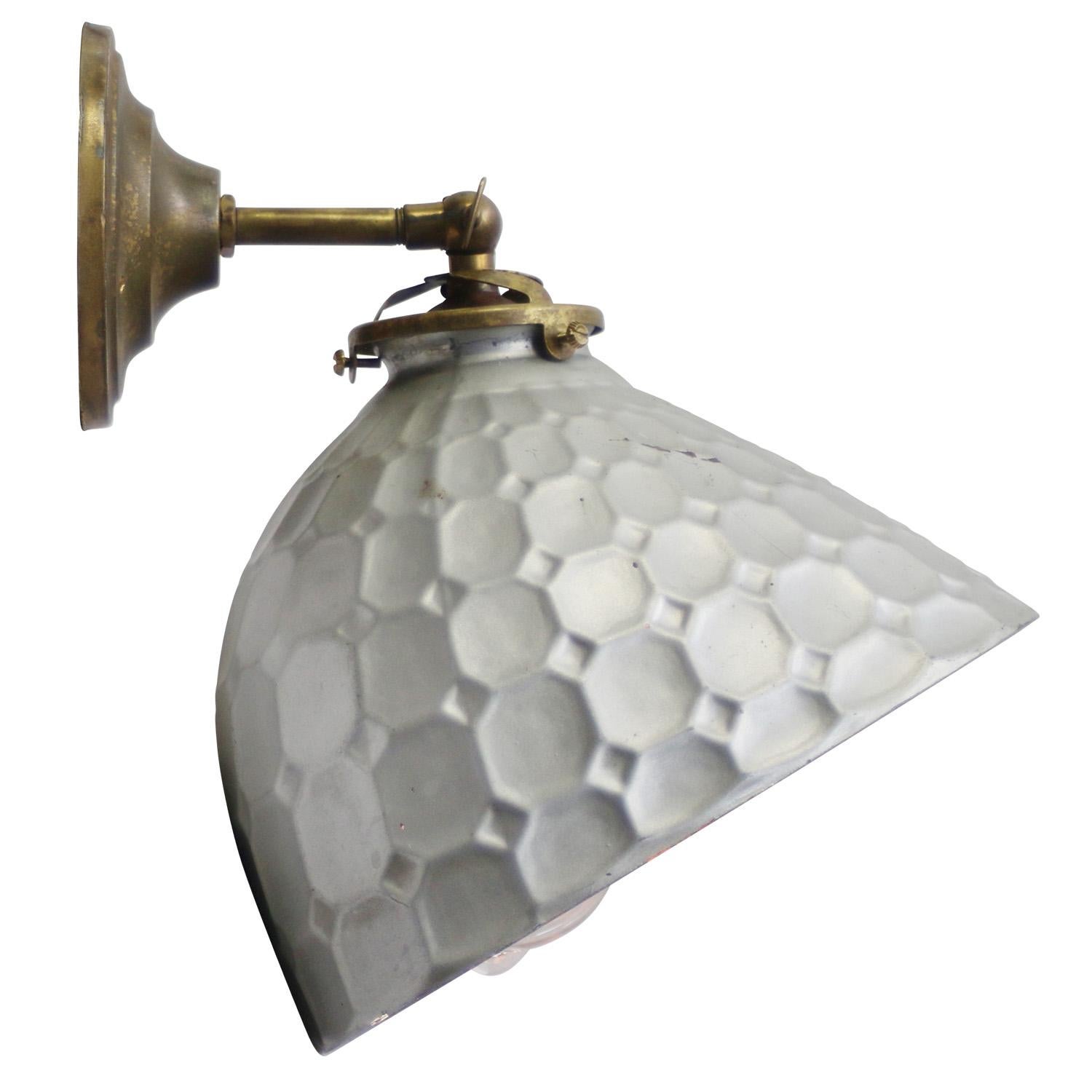 Allemand Lampe murale d'applique en laiton à miroir Mercury Vintage en vente