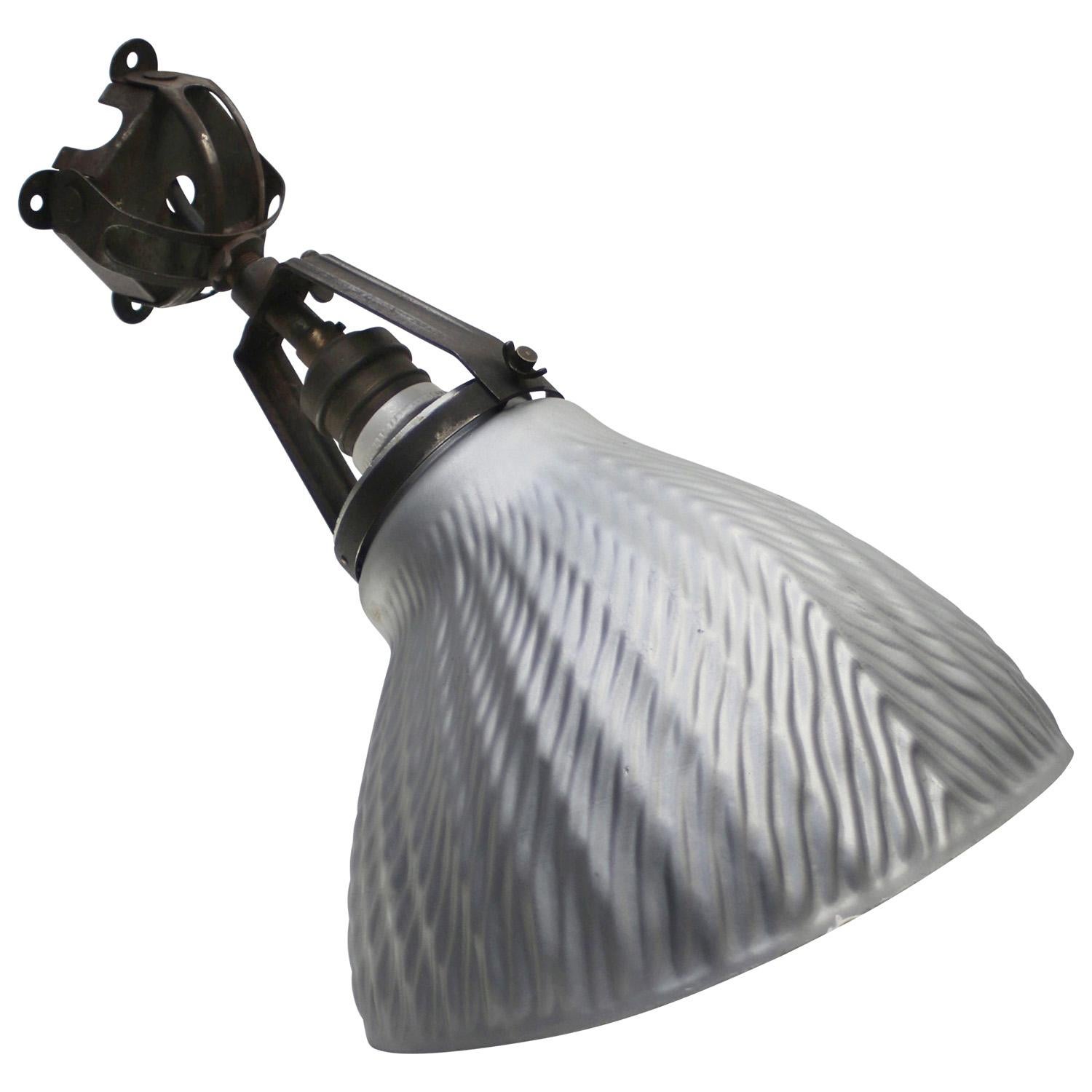 Début du 20ème siècle Lampe murale d'applique en laiton à miroir Mercury Vintage en vente