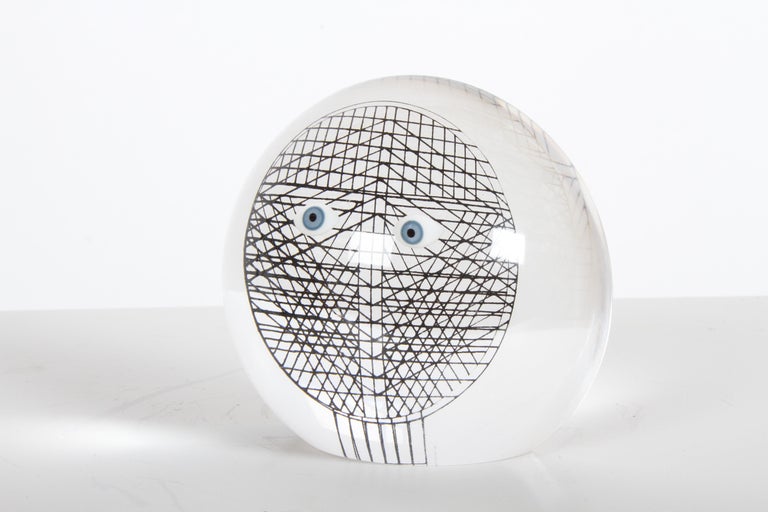 Vintage Merle Edelman Op Art Face / Head with Eyes Inside Lucite / Acrylic 1970s For Sale 4