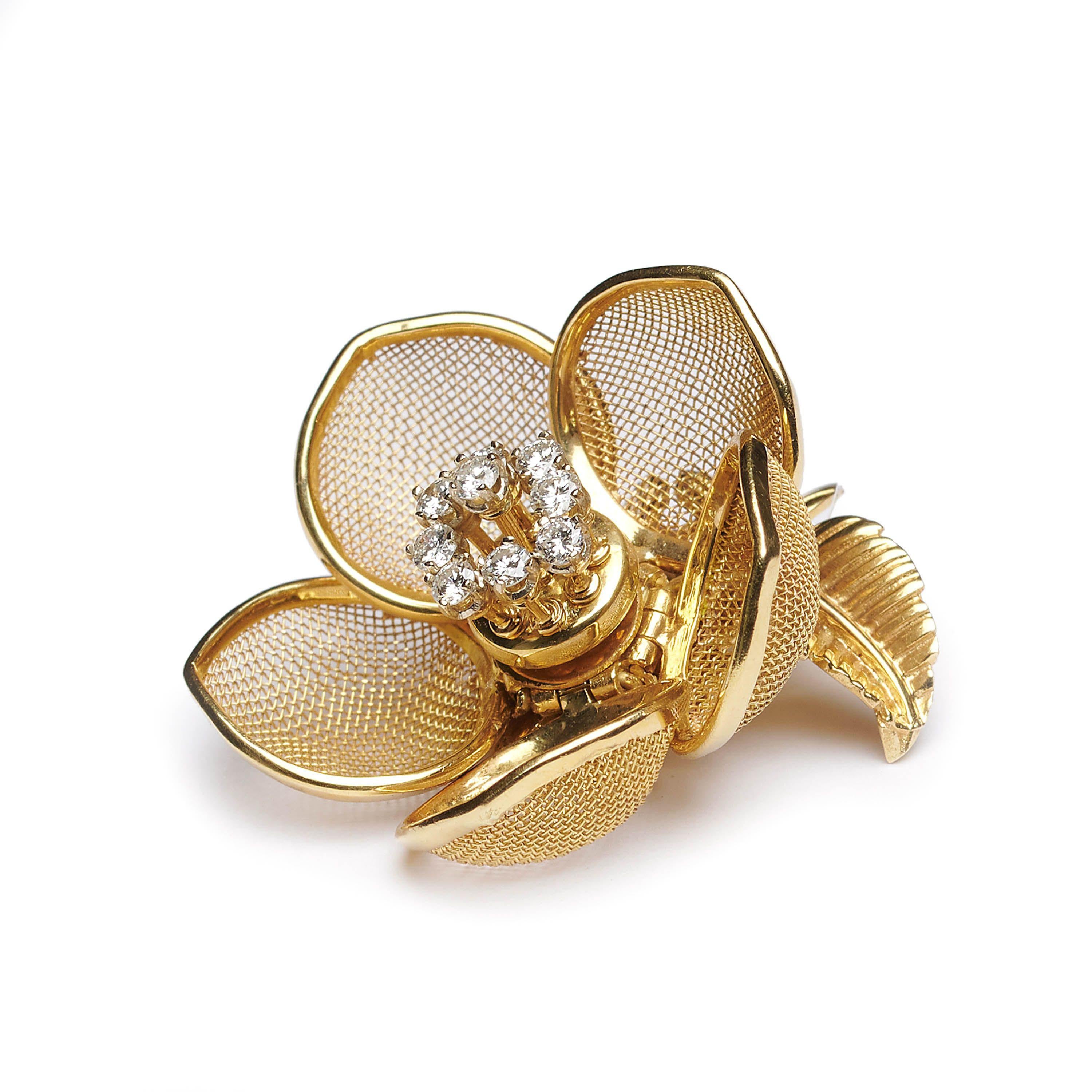 Vintage Merrin French Diamond And Gold Mesh Flower Pendant, Circa 1960 In Good Condition For Sale In London, GB