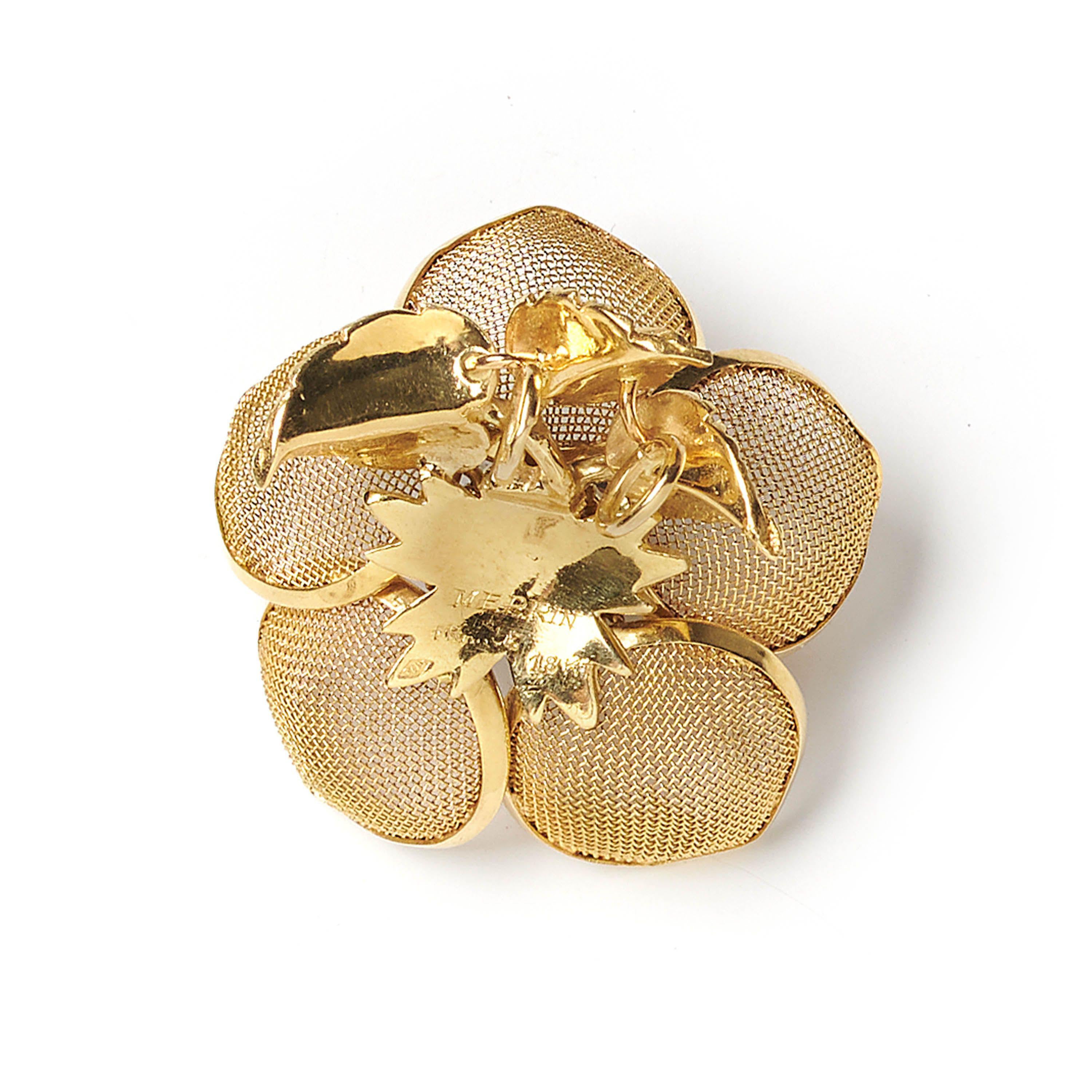 Merrin Pendentif français vintage à fleurs en maille et or avec diamants, c. 1960 Pour femmes en vente